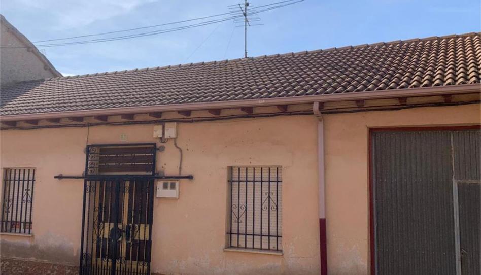 Foto 1 de Casa adosada en venda a Camino Villares, 1, Villares de Órbigo, León