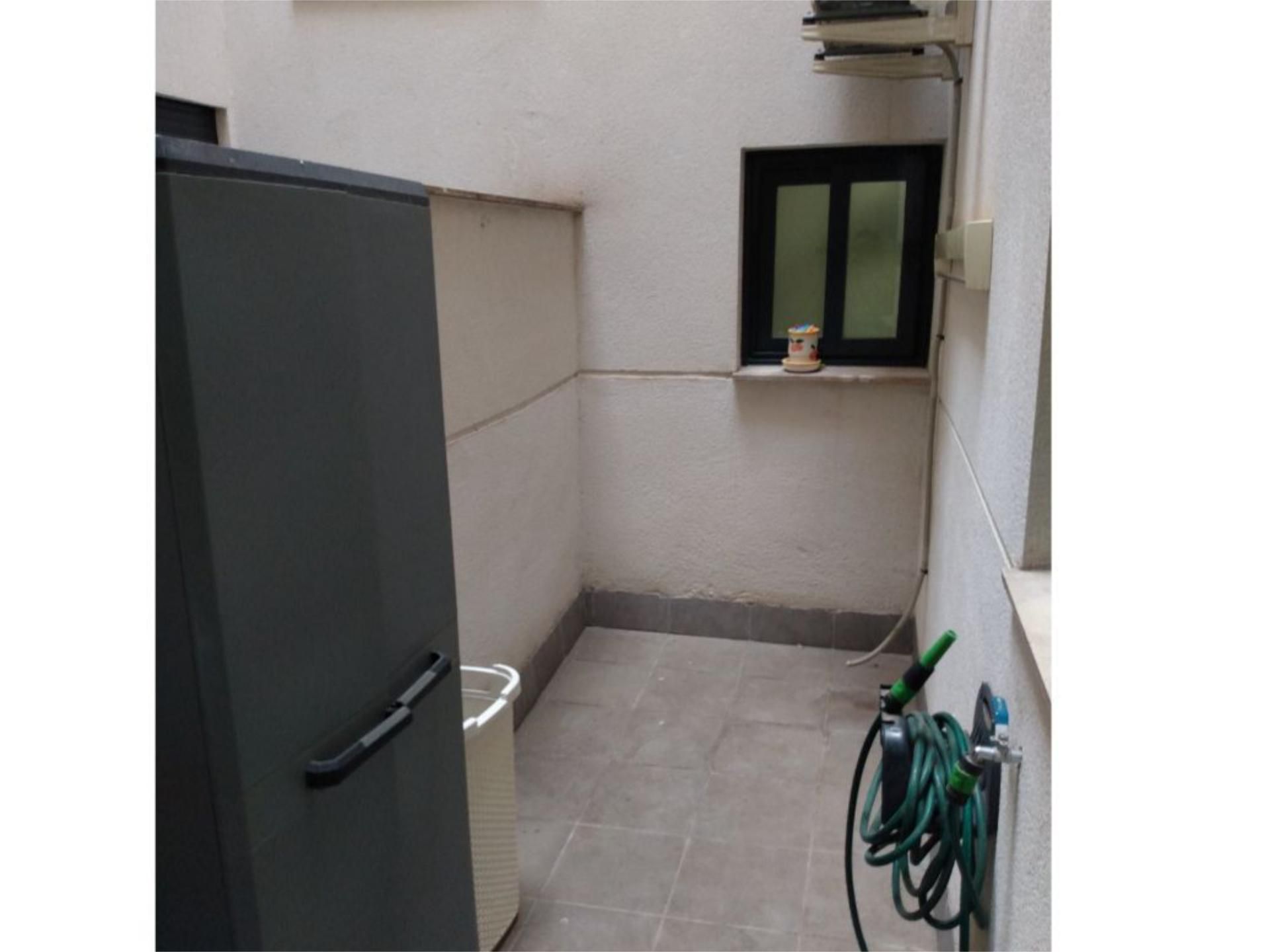 Pis per a compartir en  Granada Capital amb Aire condicionat, Calefacció i Parquet