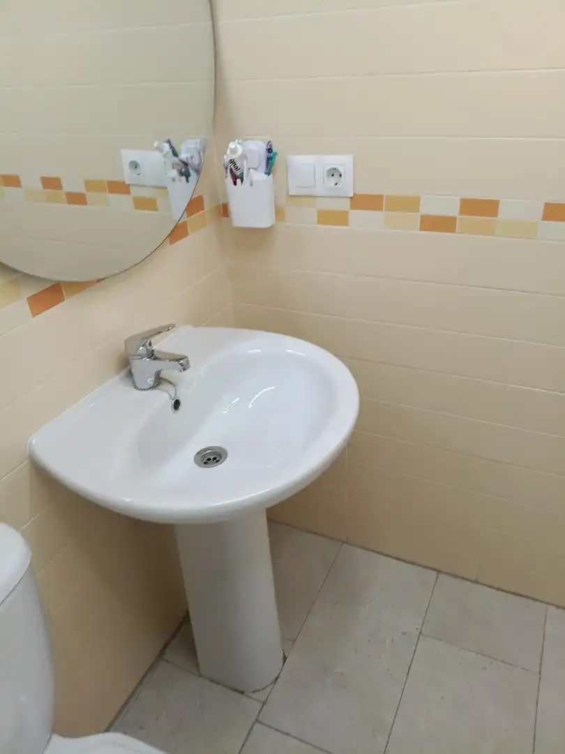 Flat for sale in Calle Barranco, 4, La Zubia Ciudad Bathroom of Flat for sale in La Zubia with Air Conditioner