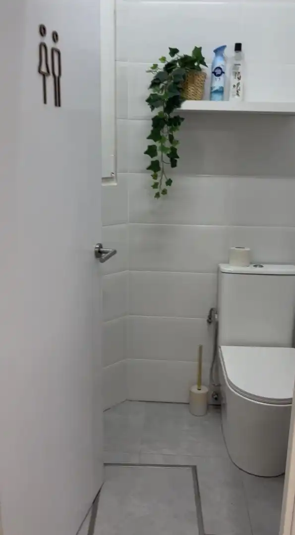 Local en traspaso en Calle Monte Carmelo, 44, Los Remedios Baño de Local en traspaso en Sevilla con Aire acondicionado