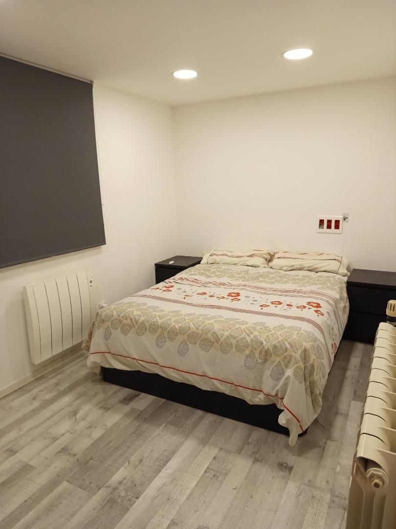 Dormitori de Casa o xalet per a compartir en  Zaragoza Capital amb Aire condicionat, Calefacció i Jardí privat