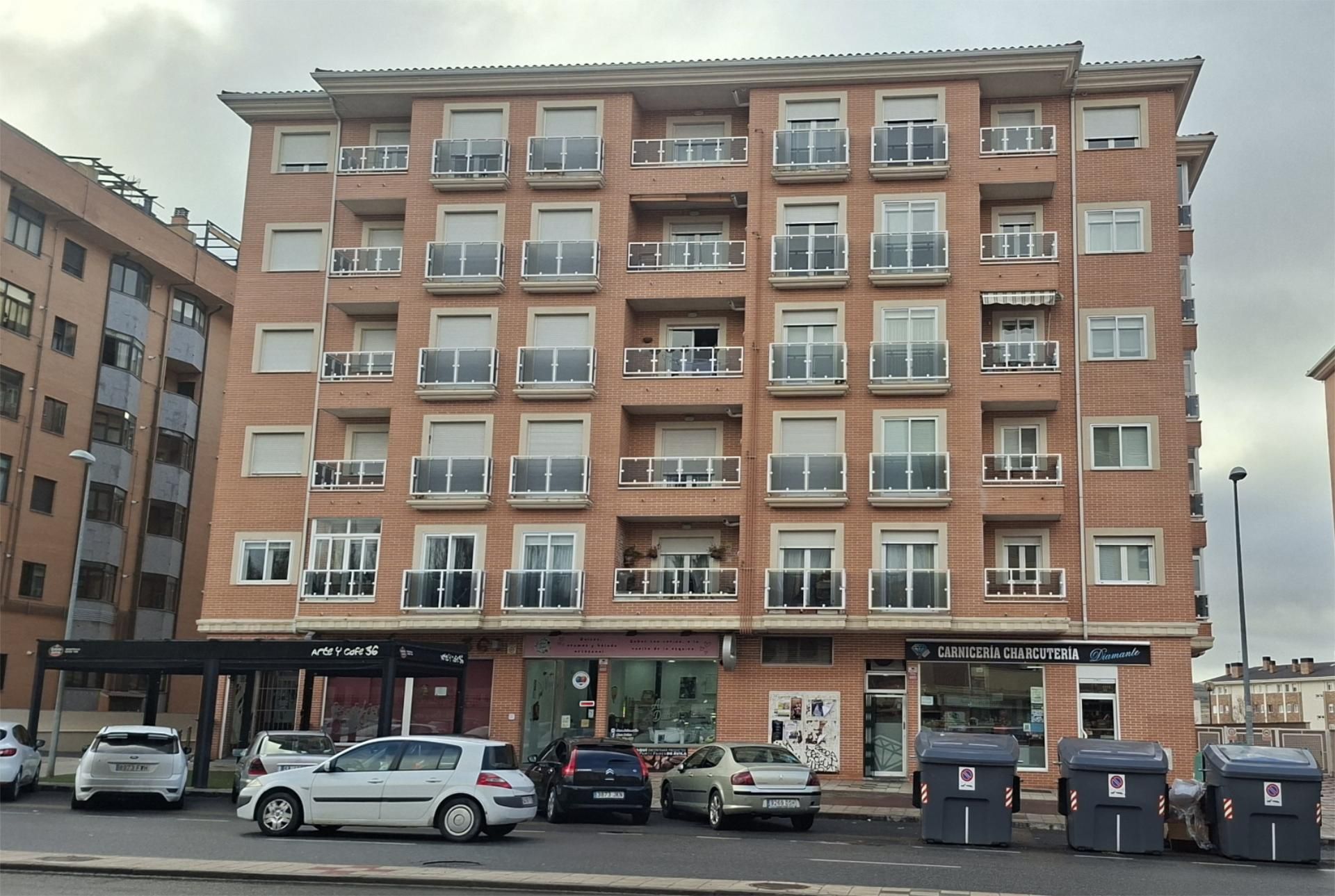 Traster de lloguer a Calle Agustín Rodríguez Sahagún, 36, Universidad