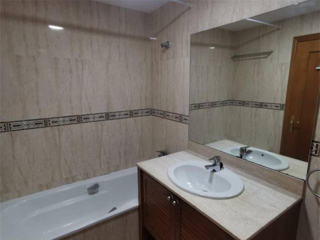 Piso en Venta en Carrer del Claustre, 21 en Vallparadís - Antic Poble de Sant Pere