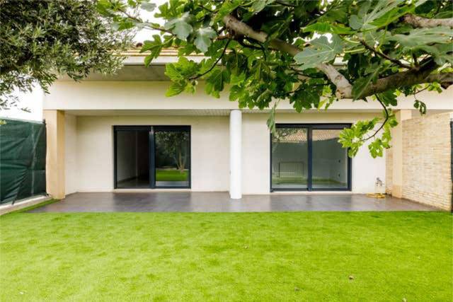 Casa adosada en Alquiler en Valdefierro
