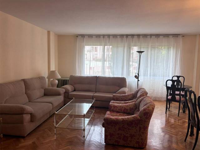 Piso en Alquiler en Calle Gobernador Fernández Jiménez, 3 en Centro