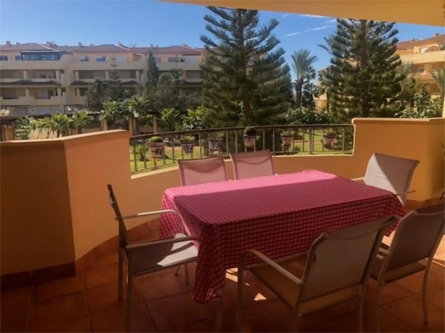 Piso en venta en Calle Fosforito, 4, El Sabinar – Urbanizaciones – Las Marinas – Playa Serena Terraza de Piso en venta en Roquetas de Mar con Aire acondicionado, Calefacción y Jardín privado