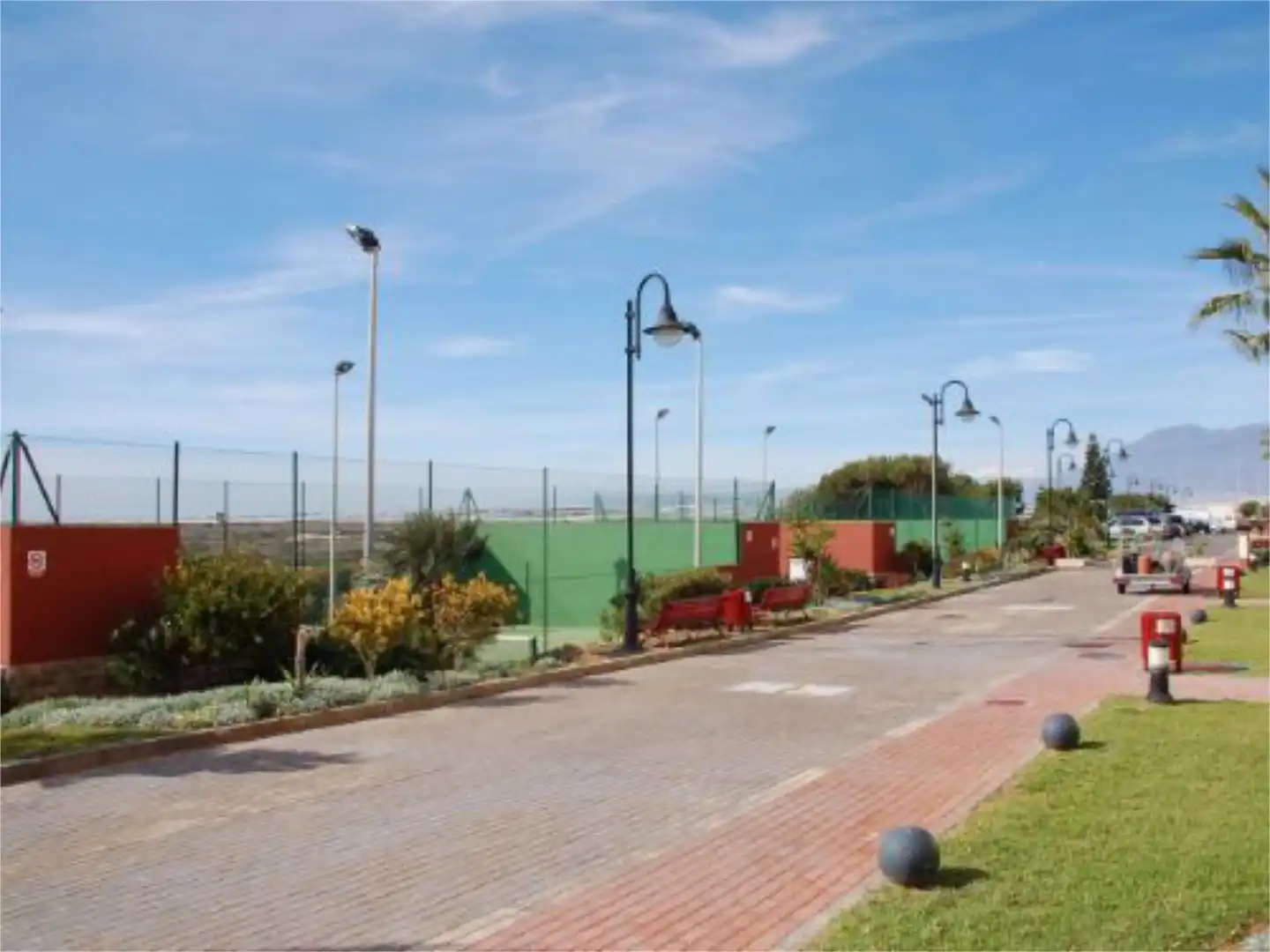Piso en venta en Calle Fosforito, 4, El Sabinar – Urbanizaciones – Las Marinas – Playa Serena Vista exterior de Piso en venta en Roquetas de Mar con Aire acondicionado, Calefacción y Jardín privado