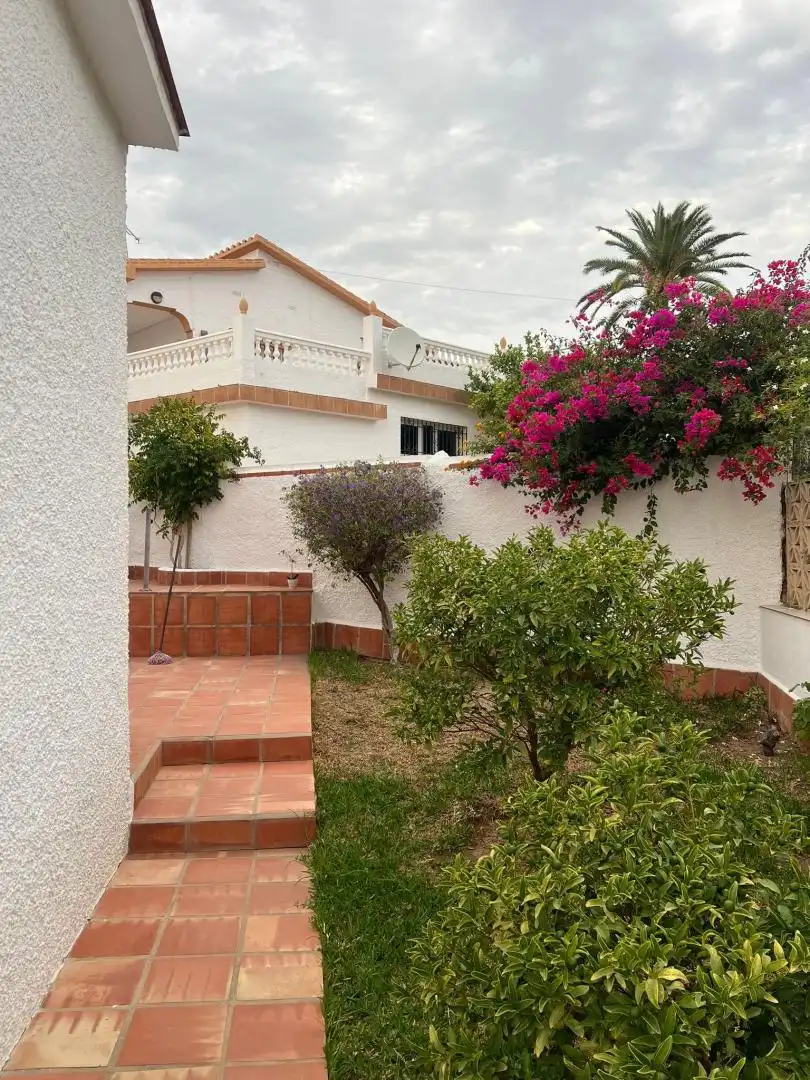 Casa o chalet en venta en Calle Vega, 23, Caleta de Vélez Jardín de Casa o chalet en venta en Vélez-Málaga con Aire acondicionado, Terraza y Piscina