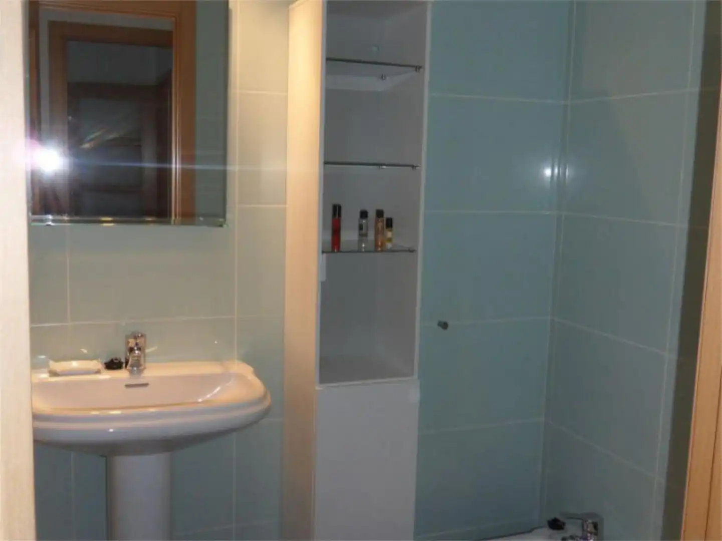 Piso en venta en Carretera de la Estación, 4, Almodóvar del Río Baño de Piso en venta en Almodóvar del Río con Aire acondicionado, Calefacción y Amueblado