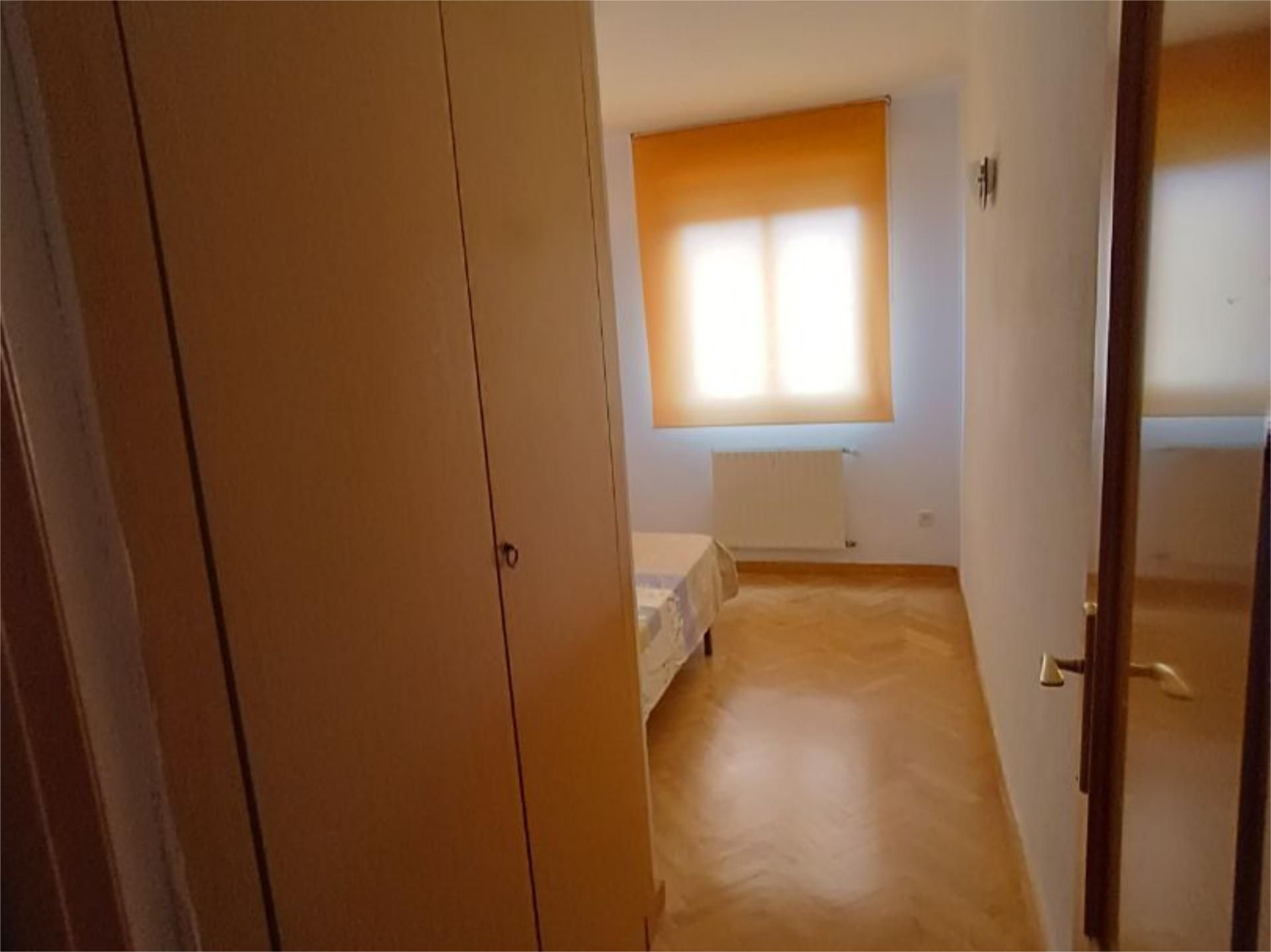 Dormitori de Pis de lloguer en Tres Cantos amb Calefacció, Parquet i Piscina