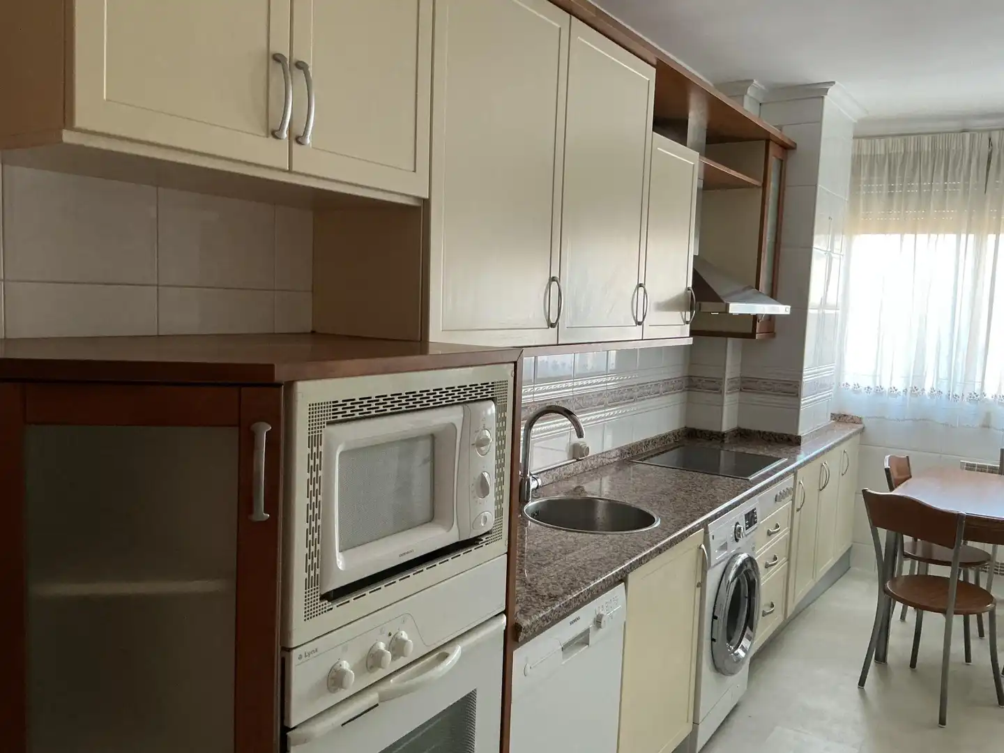 Wohnung zur Miete in Calle de Francesco Scrimieri, 2, Huerta del Rey Küche von Wohnung zur Miete in Valladolid Capital