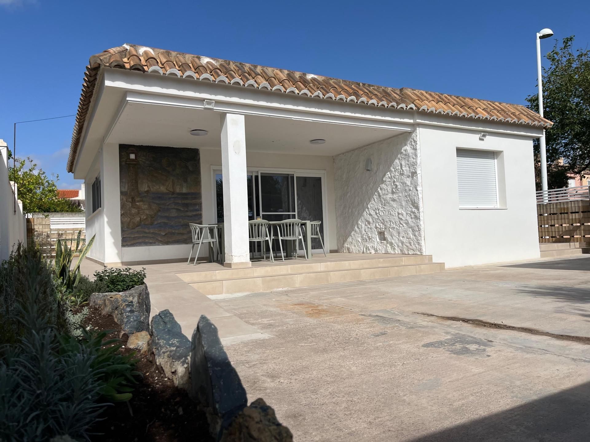 Casa o xalet de lloguer a Avinguda de Cecina, 23, Corinto - Almarda