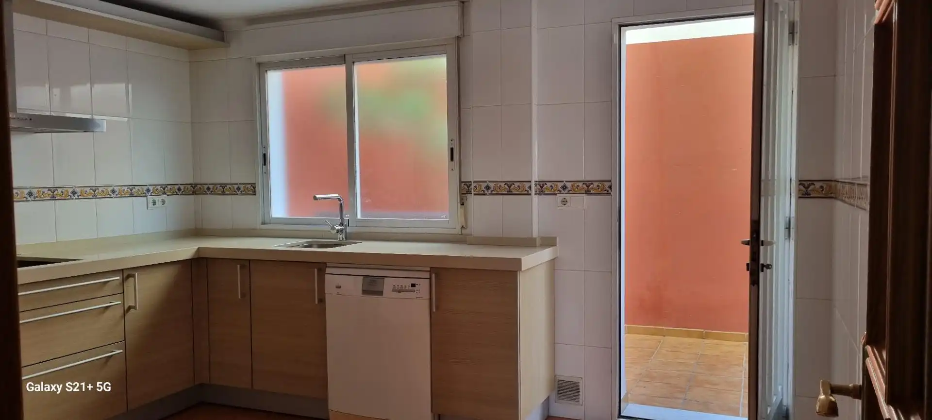 Einfamilien-Reihenhaus zum Verkauf in Calle Álvaro de Bazán, 63, Santo Domingo Küche von Einfamilien-Reihenhaus zum Verkauf in El Ejido mit Terrasse und Balkon