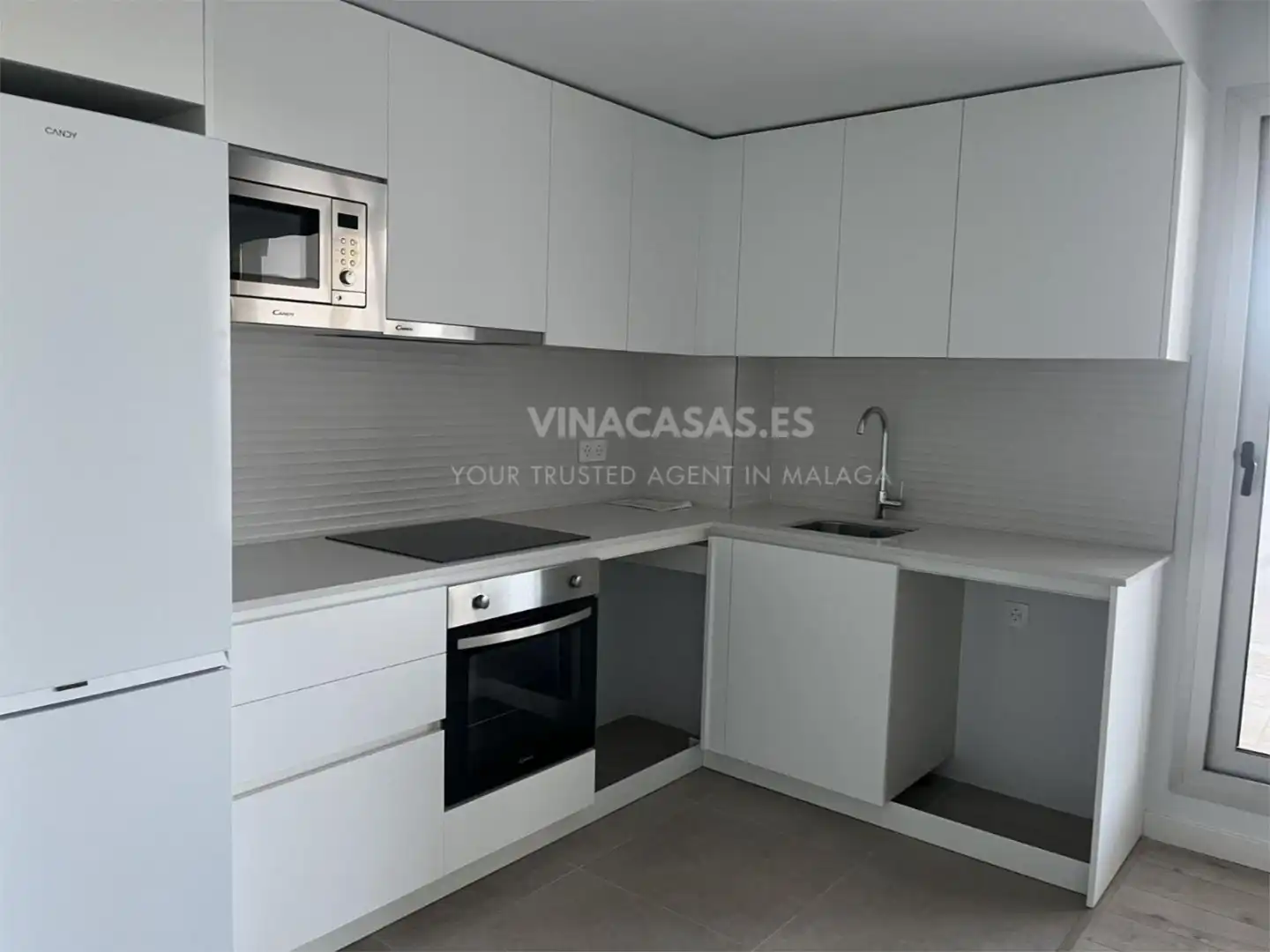 Piso en venta en Montemar Cocina de Piso en venta en Torremolinos con Aire acondicionado, Terraza y Trastero