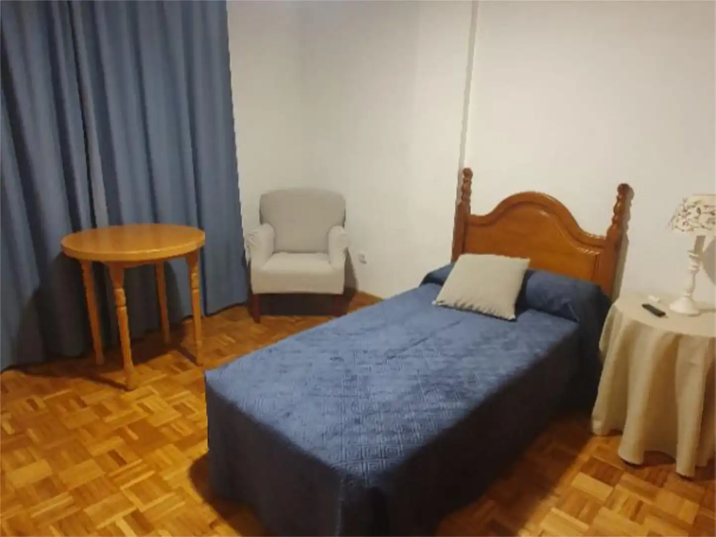 Piso de alquiler en Avenida Fernando Calzadilla, 17, Pardaleras Habitación de Piso de alquiler en Badajoz con Calefacción, Parquet y Amueblado