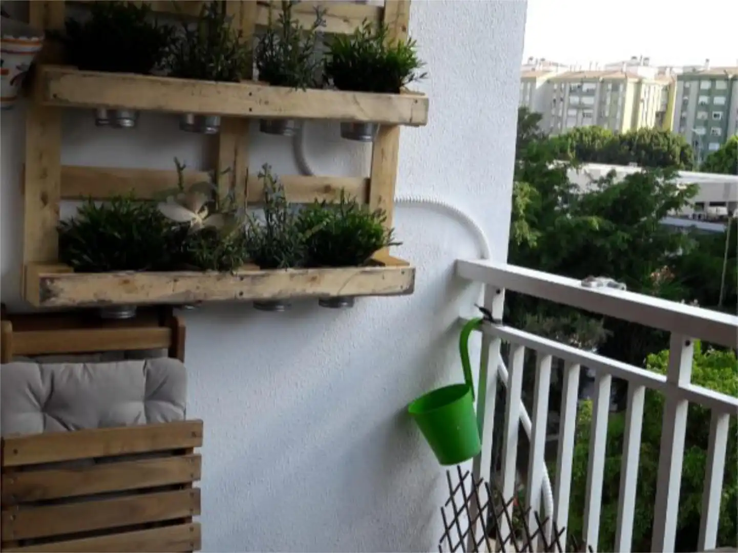 Pis de lloguer a Plaza Moreno Villa, 7, Parque Ayala - Jardín de la Abadía - Huelín Terrassa de Pis de lloguer en Málaga amb Aire condicionat, Terrassa i Moblat