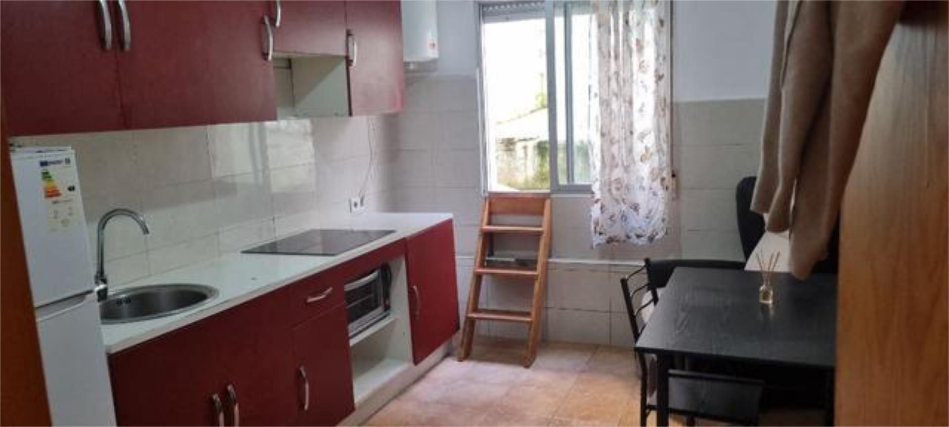 Cuina de Pis de lloguer en Ponferrada amb Calefacció i Terrassa