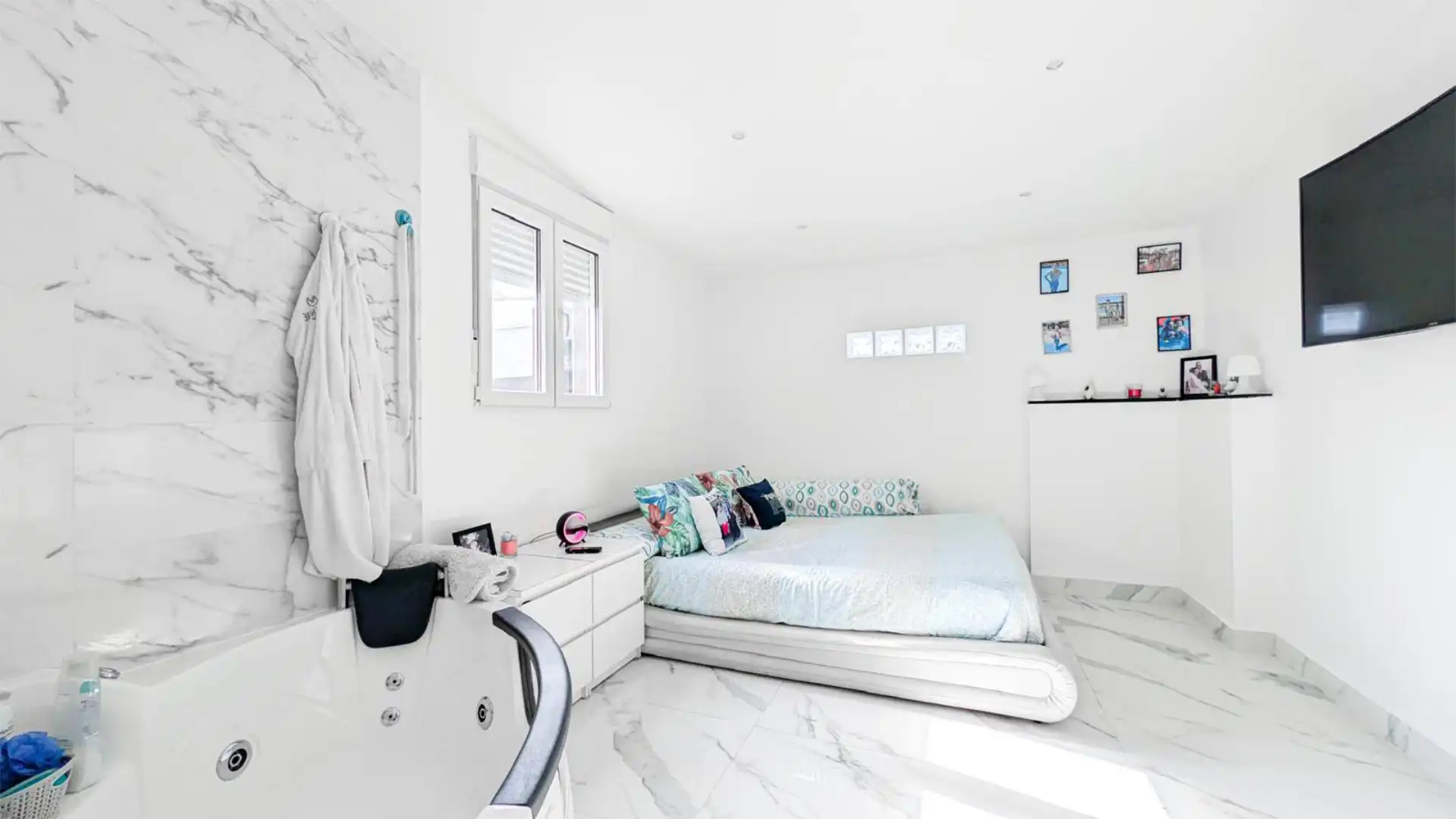 Habitación de Casa adosada en venta en Torrevieja con Aire acondicionado, Jardín privado y Trastero