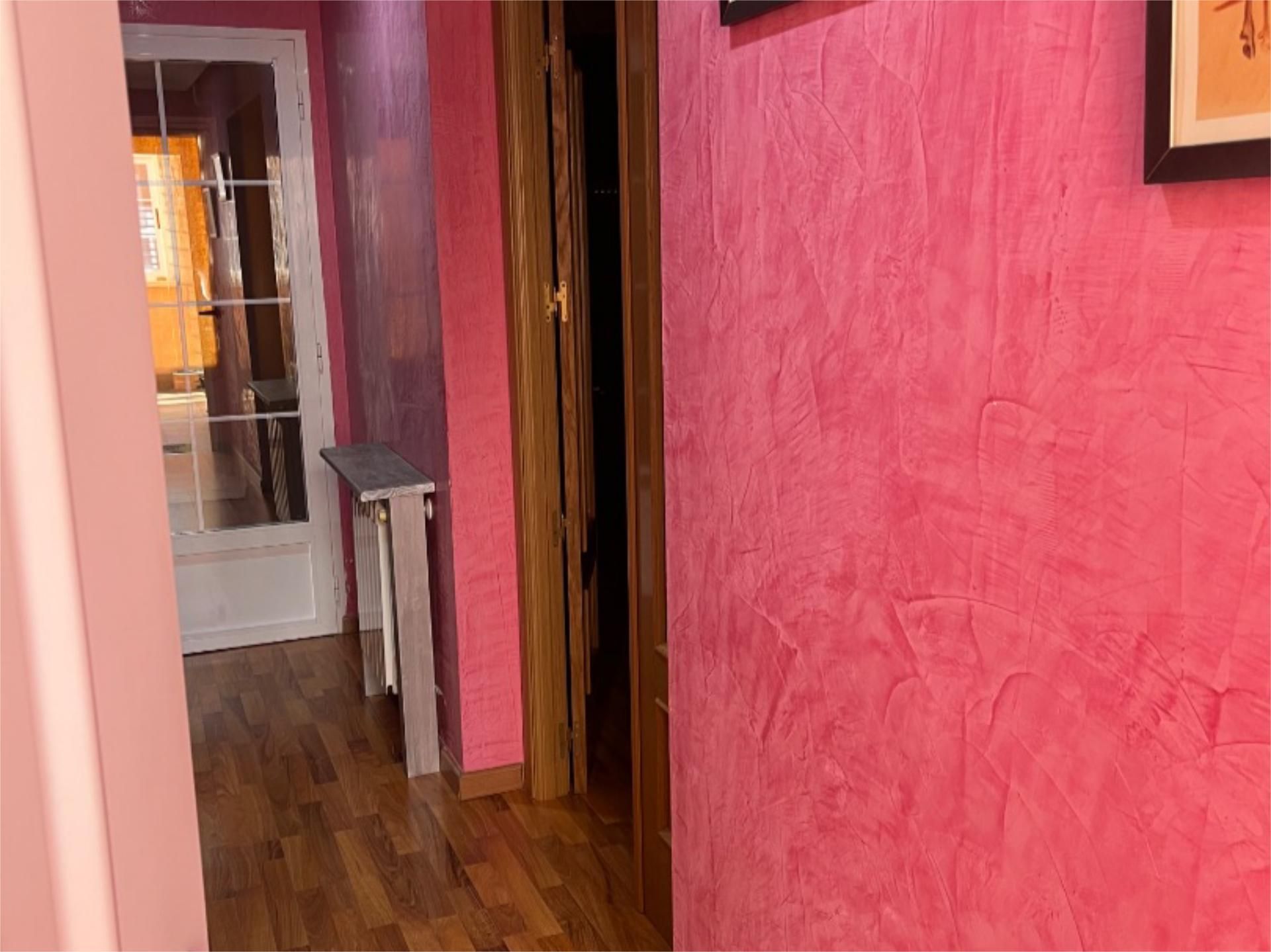 Casa adosada en venda en Poblete amb Calefacció, Parquet i Piscina