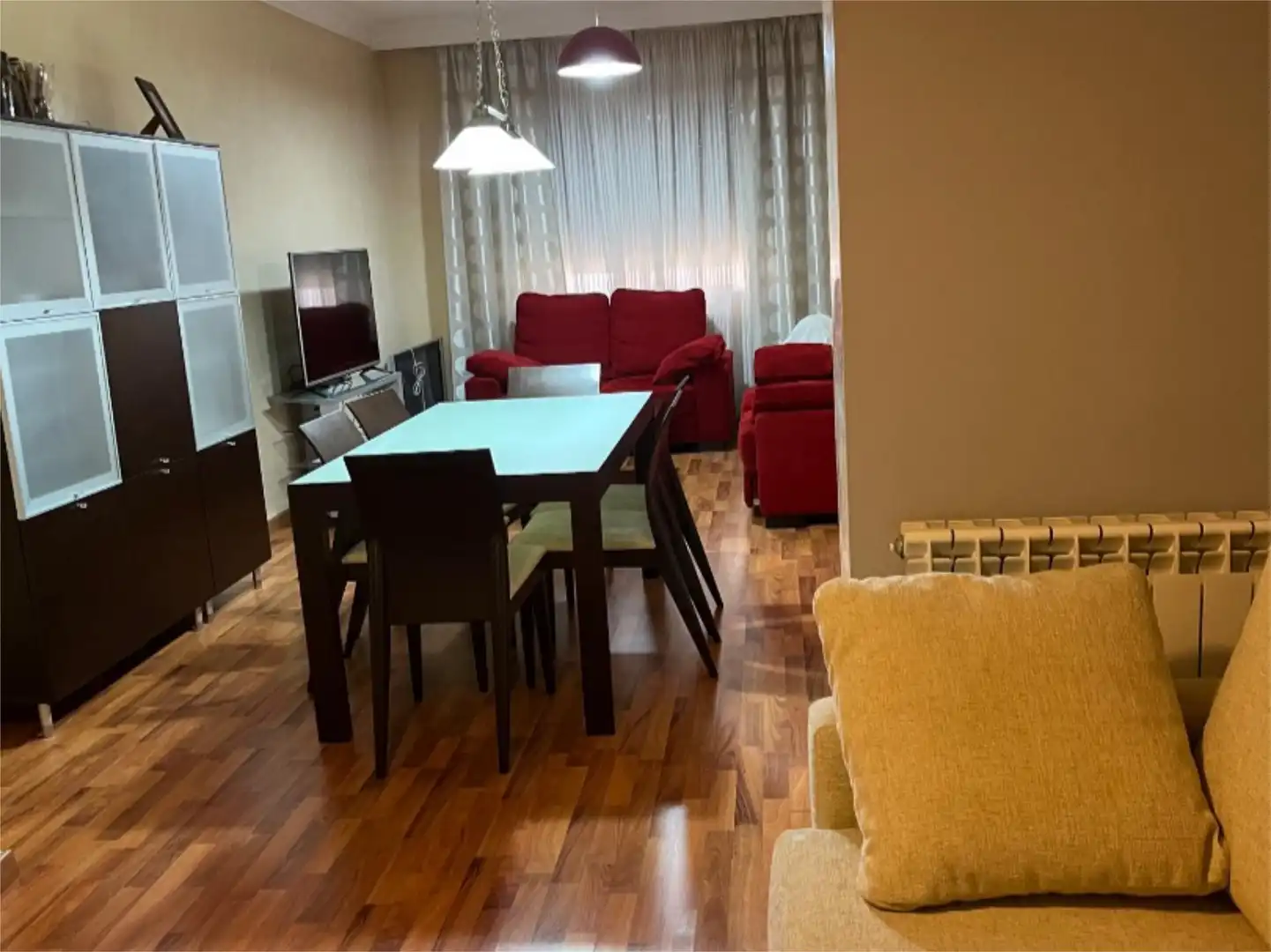 Sala de estar de Piso en venta en Poblete con Calefacción, Parquet y Piscina