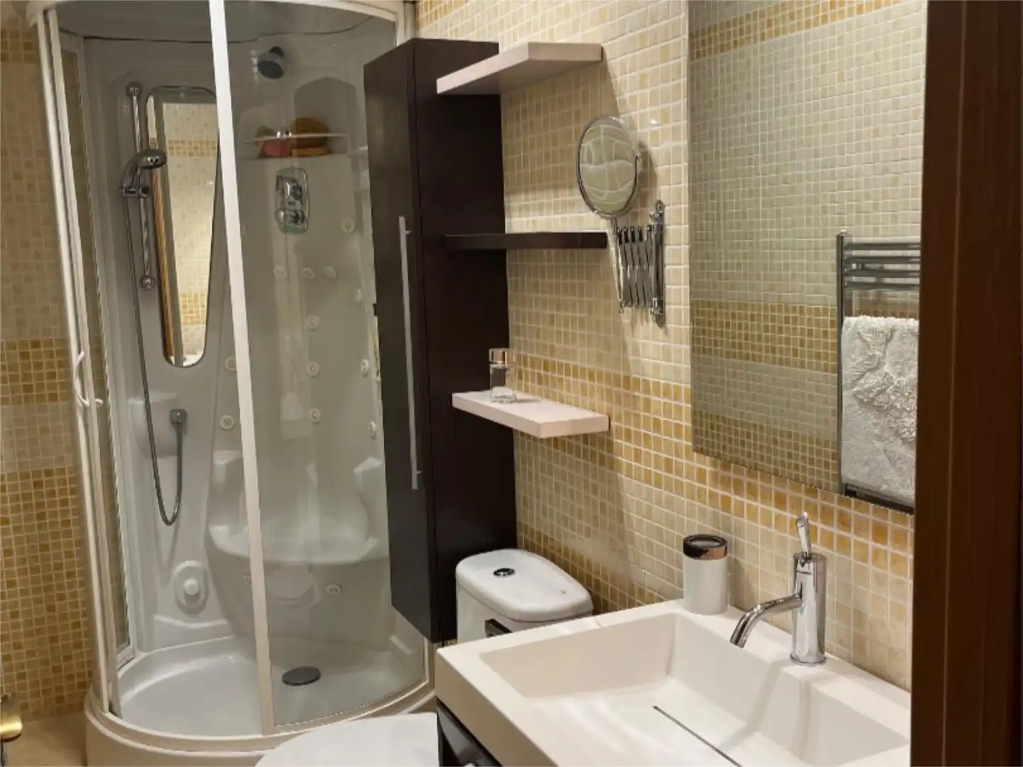 Baño de Piso en venta en Poblete con Calefacción, Parquet y Piscina