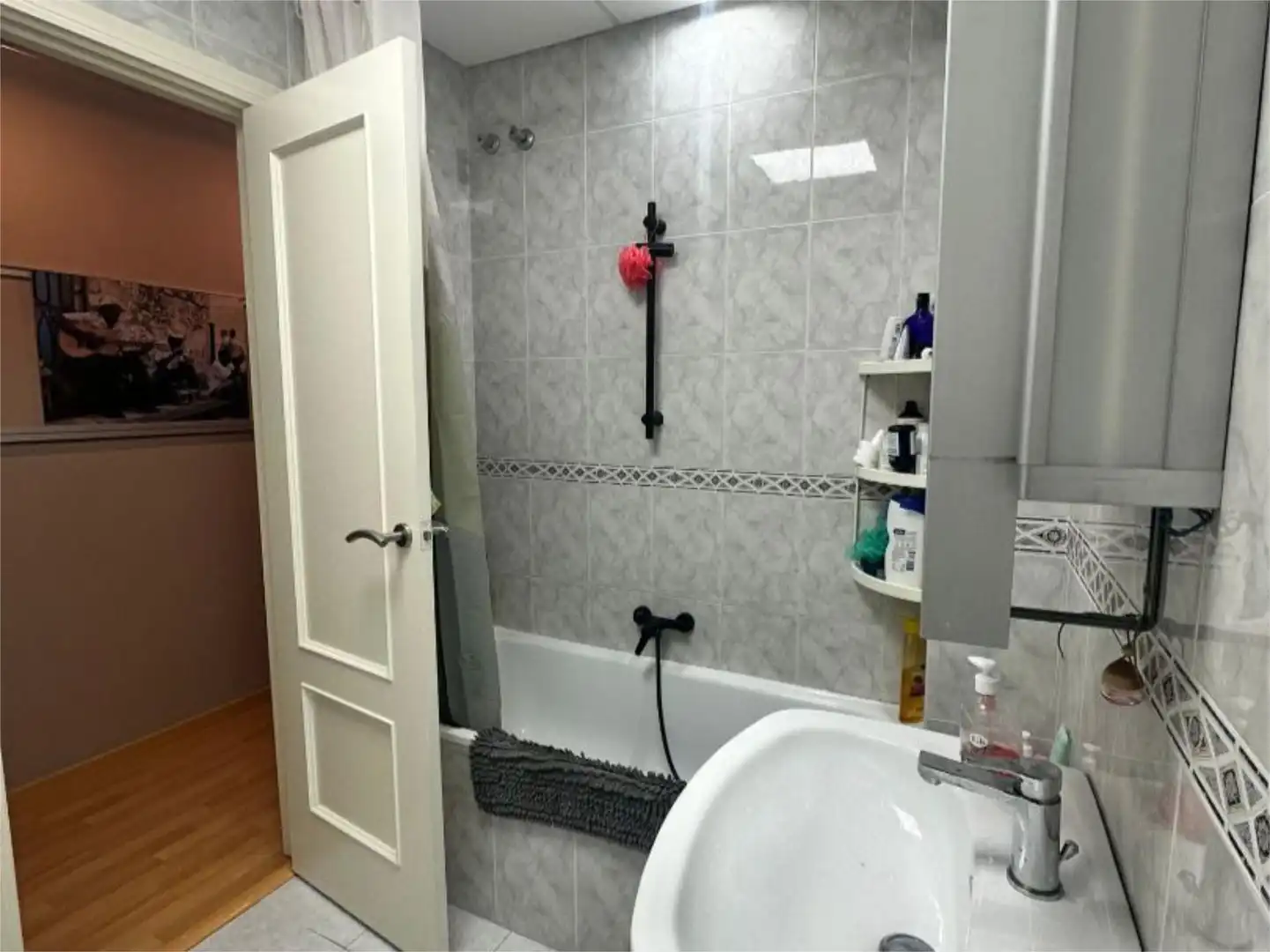 Piso en venta en Calle de Santo Cristo, 29, Cabra Baño de Piso en venta en Cabra con Aire acondicionado, Calefacción y Parquet