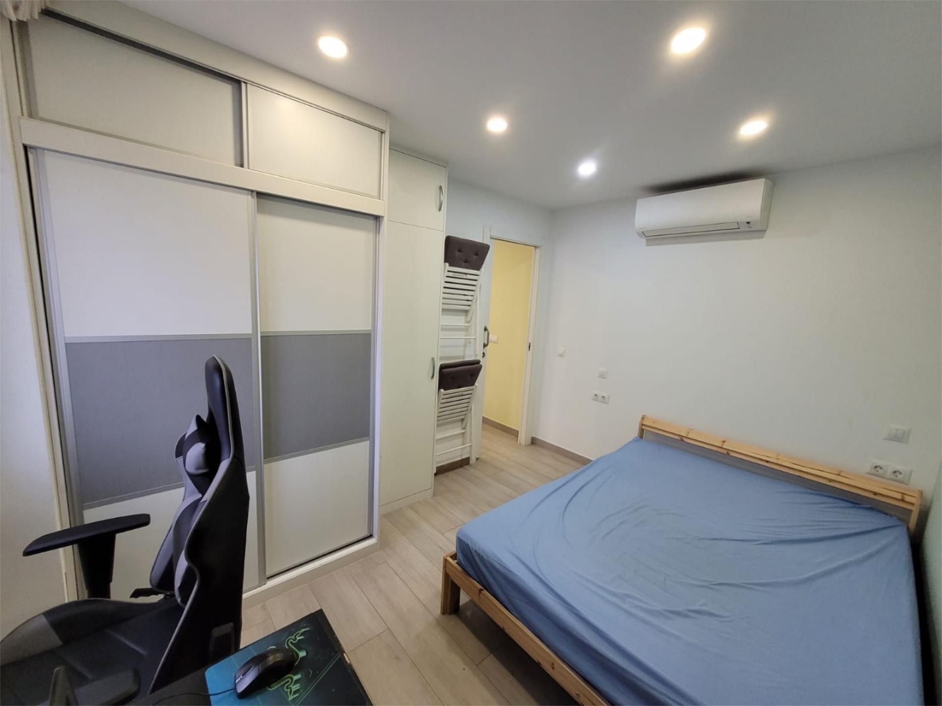 Habitación de Piso para compartir en  Madrid Capital con Aire acondicionado, Calefacción y Amueblado