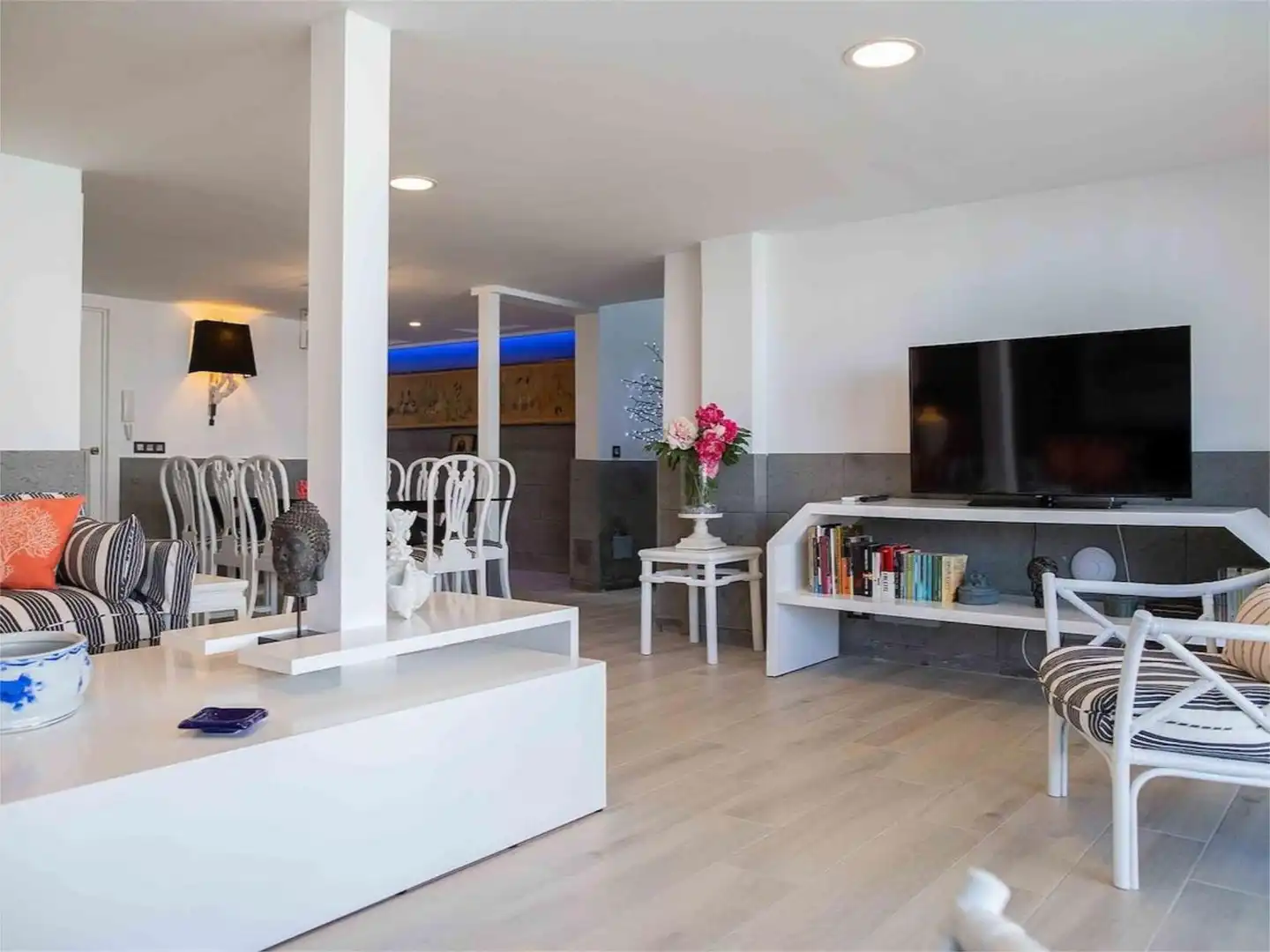 Einfamilien-Reihenhaus zur Miete in Avenida del Oasis, 15, Maspalomas - Meloneras Wohnzimmer von Einfamilien-Reihenhaus zur Miete in San Bartolomé de Tirajana mit Klimaanlage, Heizung und Privatgarten