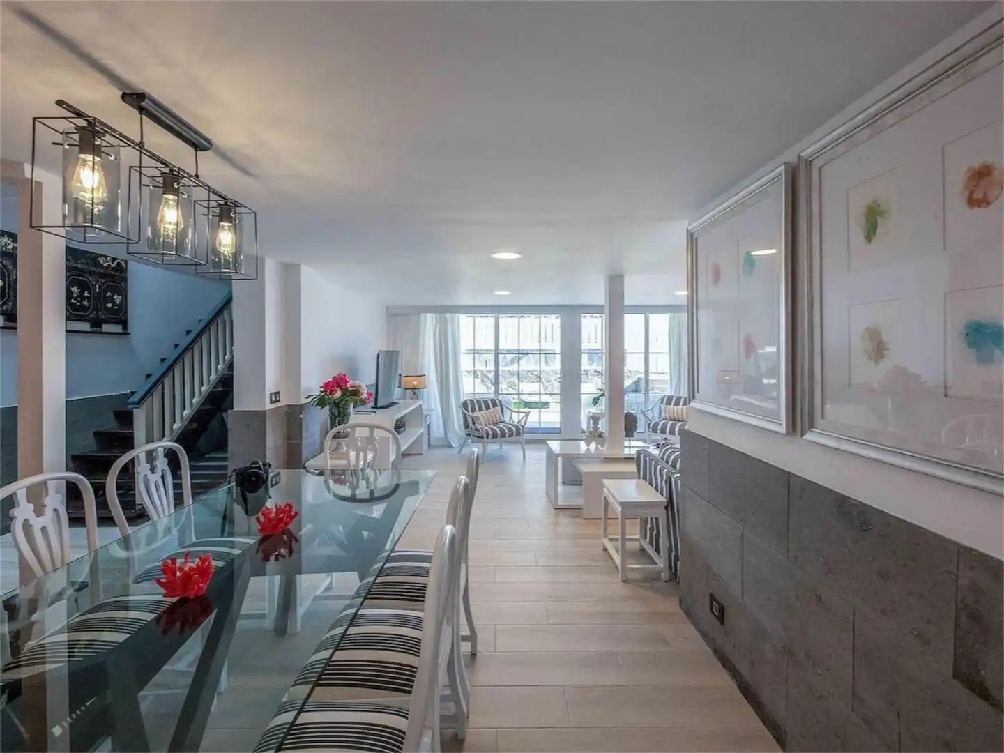 Einfamilien-Reihenhaus zur Miete in Avenida del Oasis, 15, Maspalomas - Meloneras Esszimmer von Einfamilien-Reihenhaus zur Miete in San Bartolomé de Tirajana mit Klimaanlage, Heizung und Privatgarten
