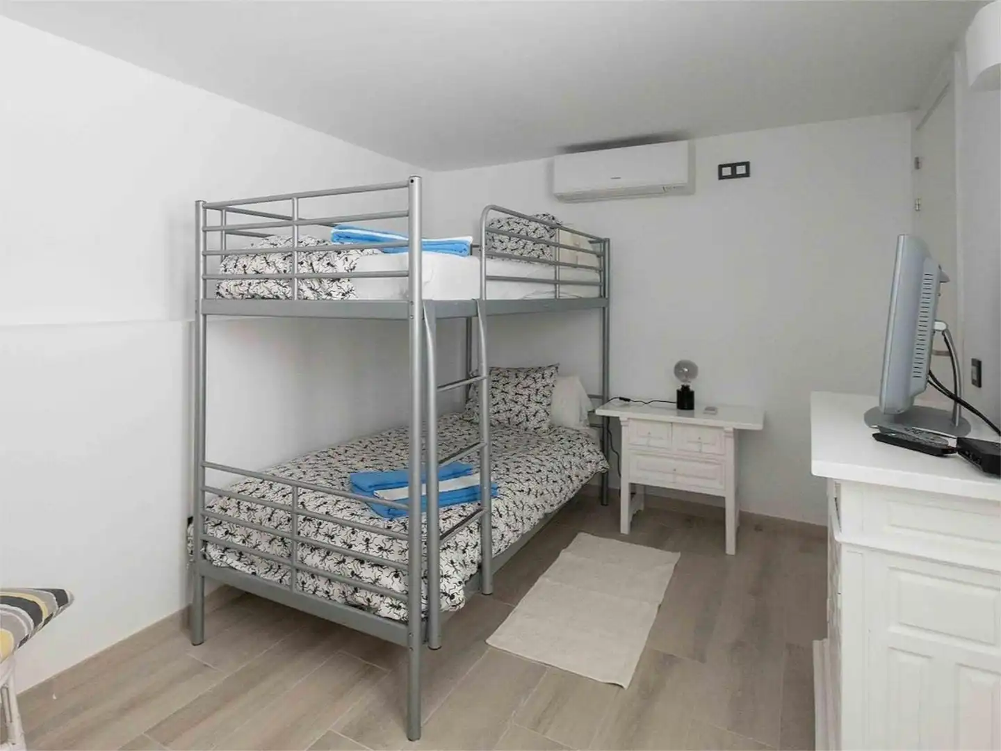 Einfamilien-Reihenhaus zur Miete in Avenida del Oasis, 15, Maspalomas - Meloneras Schlafzimmer von Einfamilien-Reihenhaus zur Miete in San Bartolomé de Tirajana mit Klimaanlage, Heizung und Privatgarten