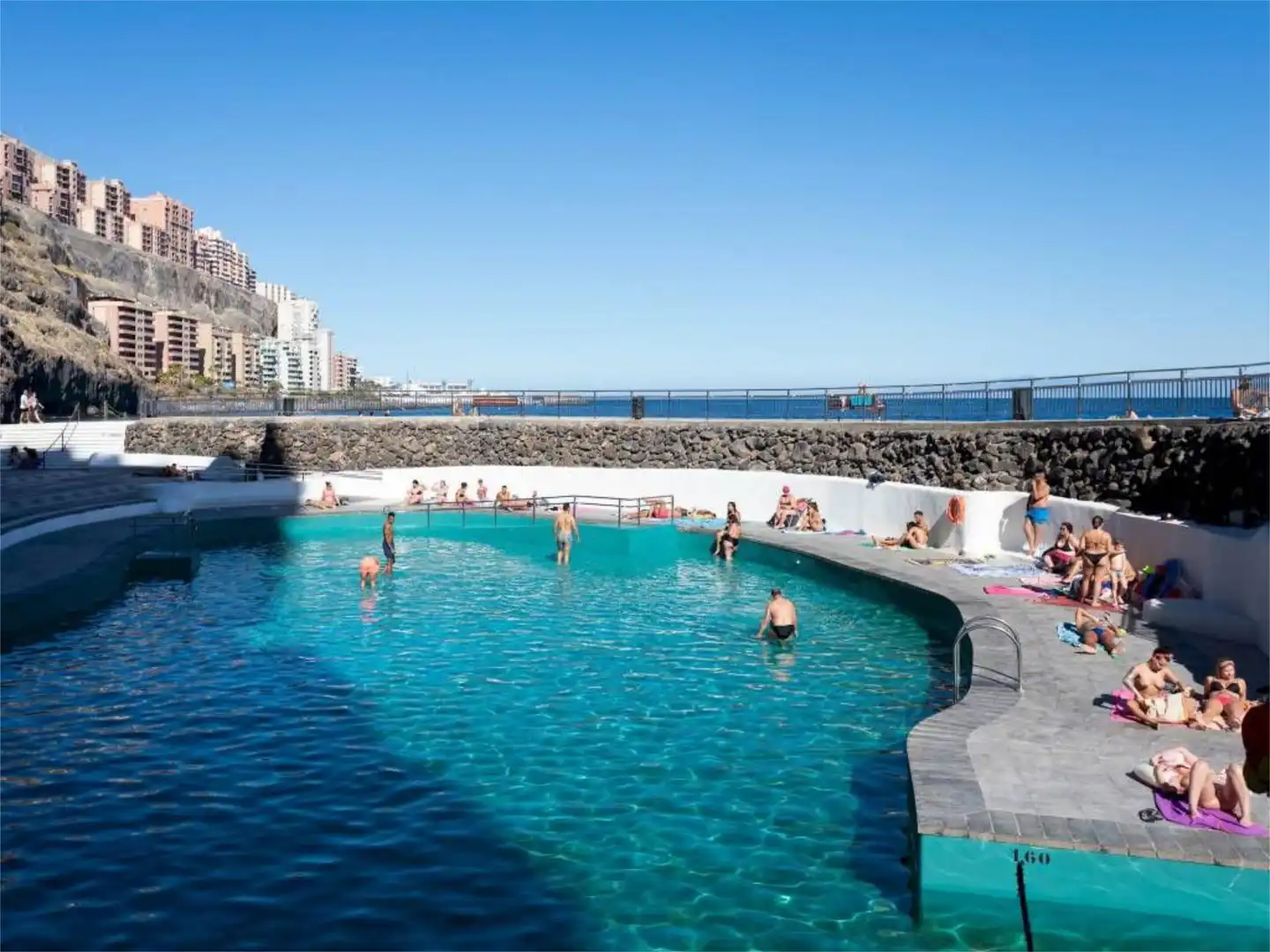 Pis de lloguer a Calle Dinamarca, 8, Tabaiba Piscina de Pis de lloguer en El Rosario amb Aire condicionat i Piscina