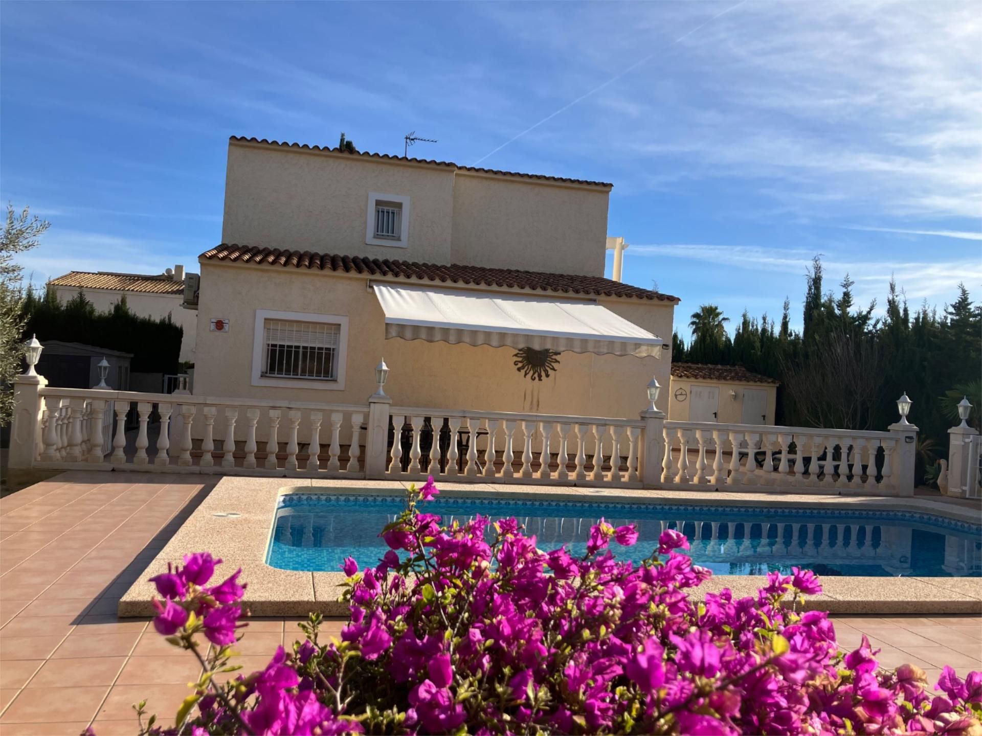 Exterior view of House or chalet for sale in La Nucia  with Air Conditioner, Terrace and Swimming Pool