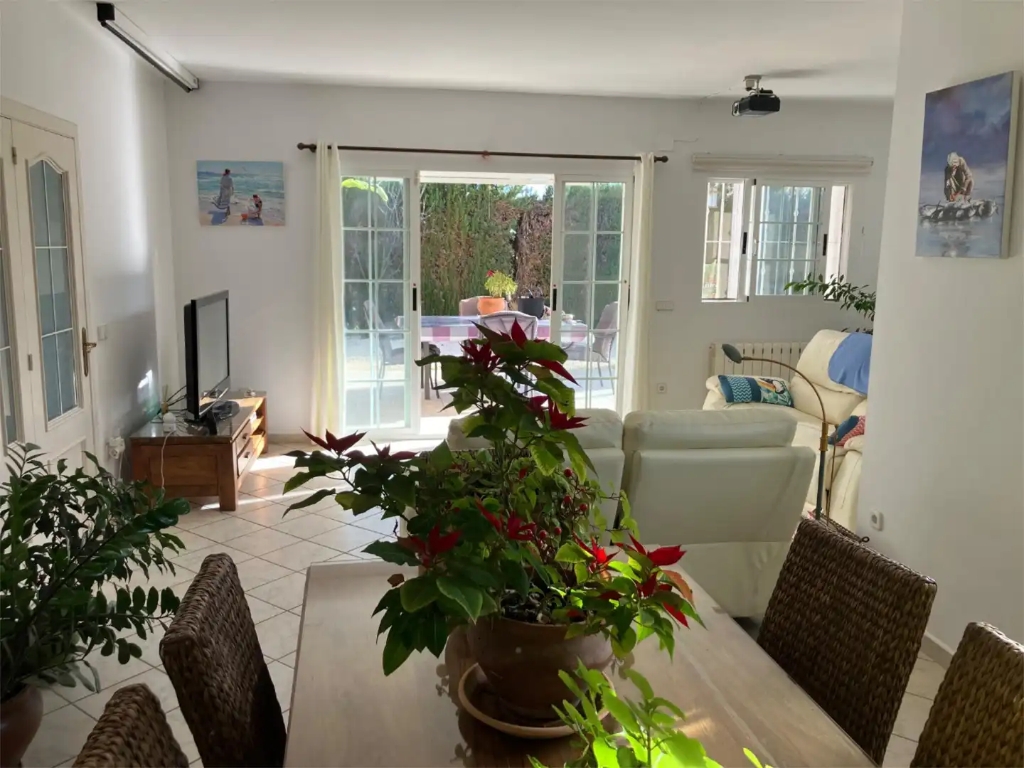Sala de estar de Casa o chalet en venta en La Nucia con Aire acondicionado, Calefacción y Jardín privado