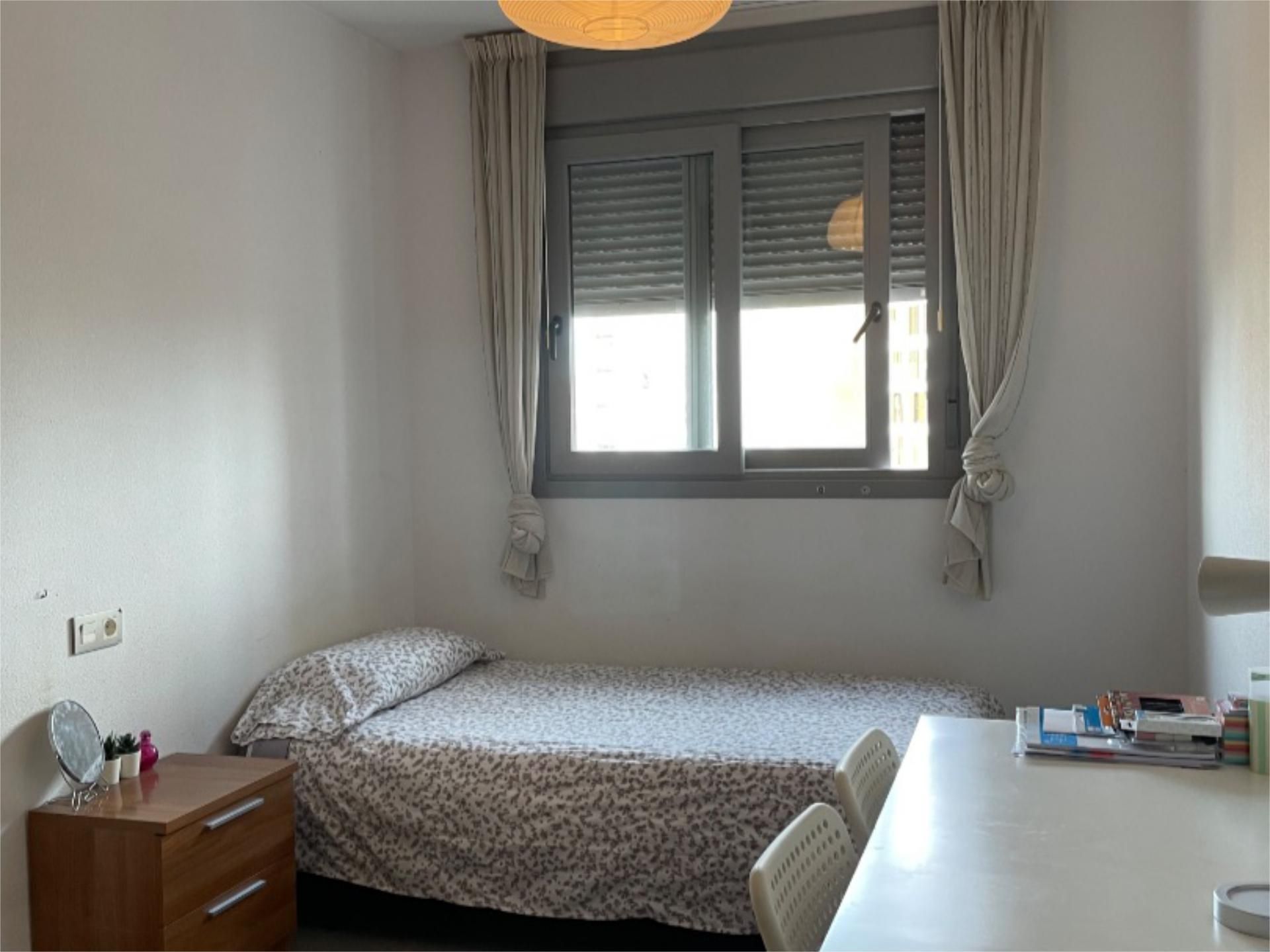 Bedroom of Flat to share in  Murcia Capital  with Air Conditioner, Heating and Terrace