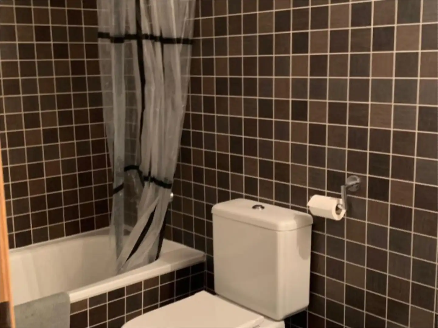 Badezimmer von Wohnung zur untervermieten in Murcia mit Klimaanlage, Heizung und Terrasse