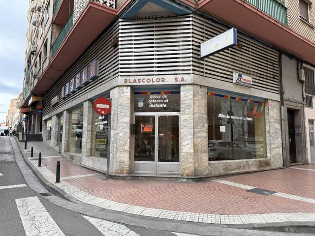 Local comercial en Venta en Calle de Antonio Sangenis, 6 en Barrio de Delicias