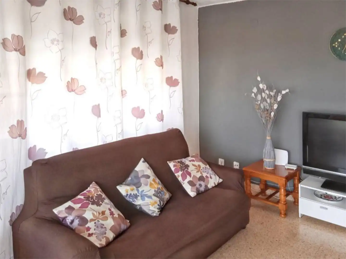 Wohnung zur Miete in Carrer Apòstol Santiago, 75, La Curva Wohnzimmer von Wohnung zur Miete in Benicasim / Benicàssim mit Klimaanlage, Terrasse und Möbliert