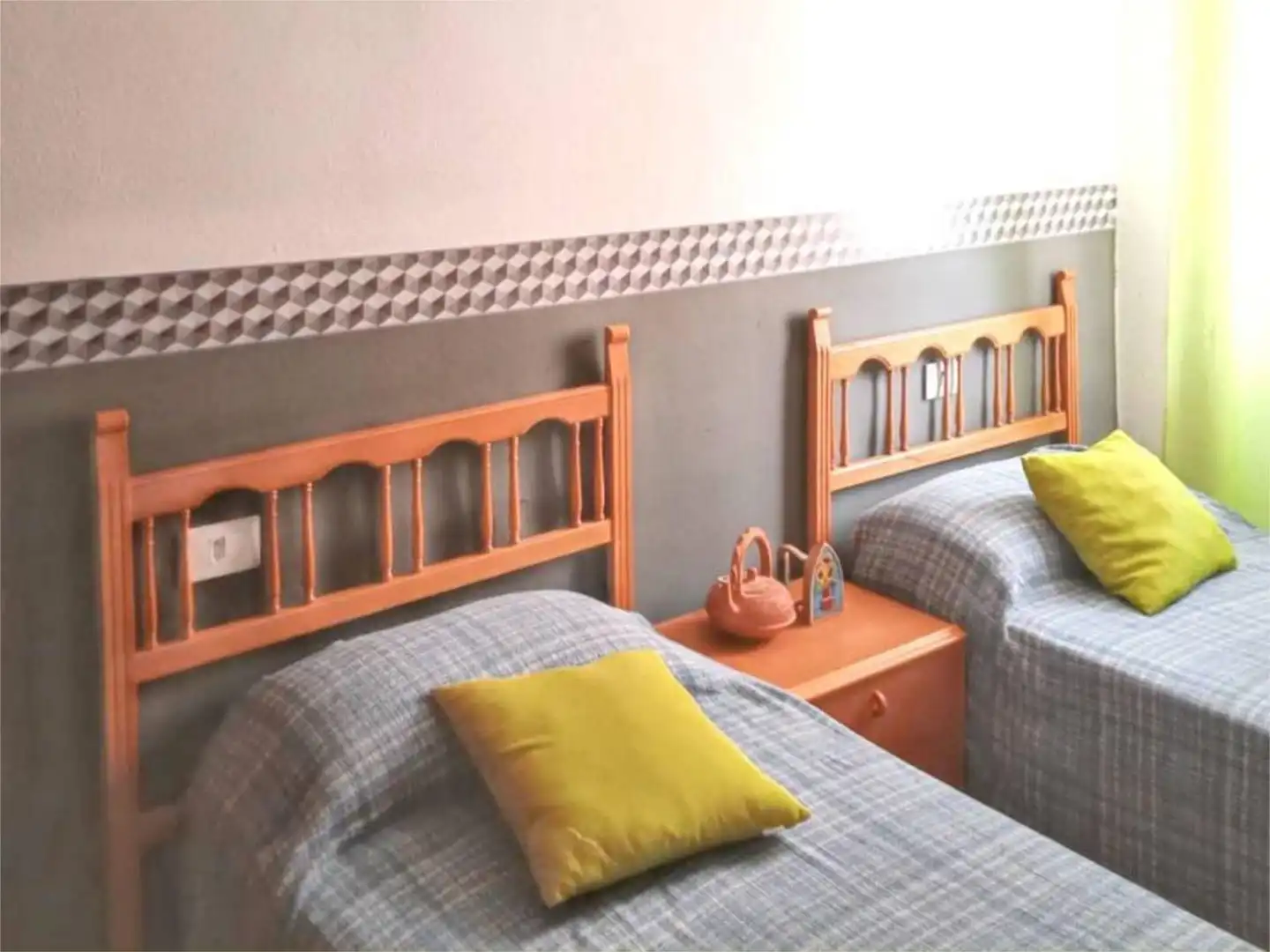 Wohnung zur Miete in Carrer Apòstol Santiago, 75, La Curva Schlafzimmer von Wohnung zur Miete in Benicasim / Benicàssim mit Klimaanlage, Terrasse und Möbliert