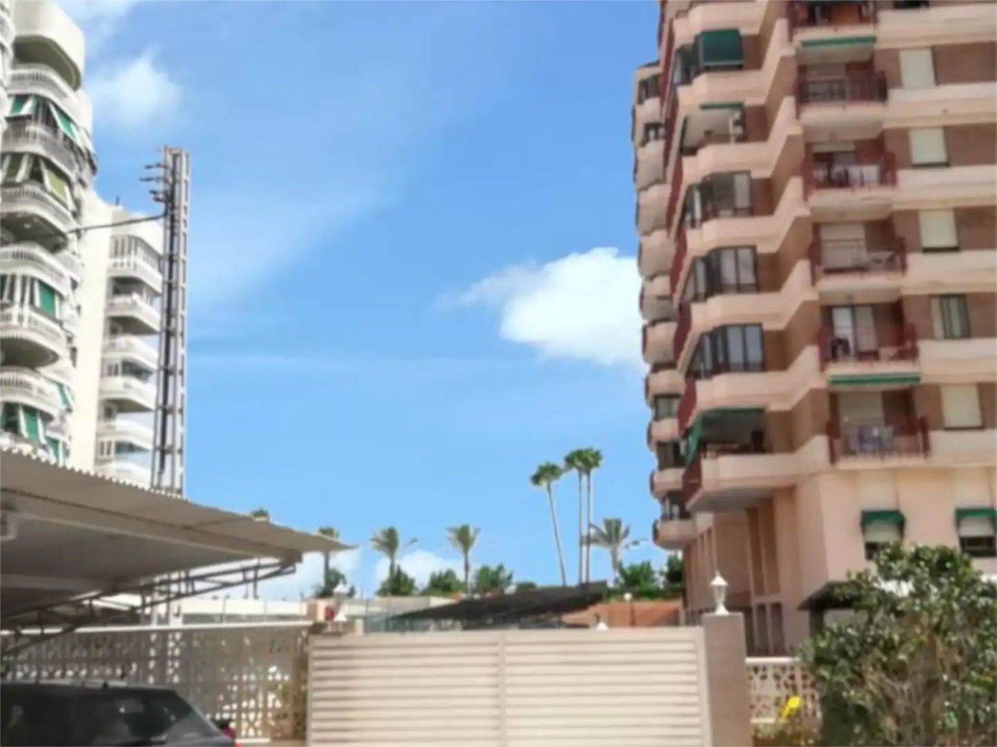Wohnung zur Miete in Carrer Apòstol Santiago, 75, La Curva Außenansicht von Wohnung zur Miete in Benicasim / Benicàssim mit Klimaanlage, Terrasse und Möbliert