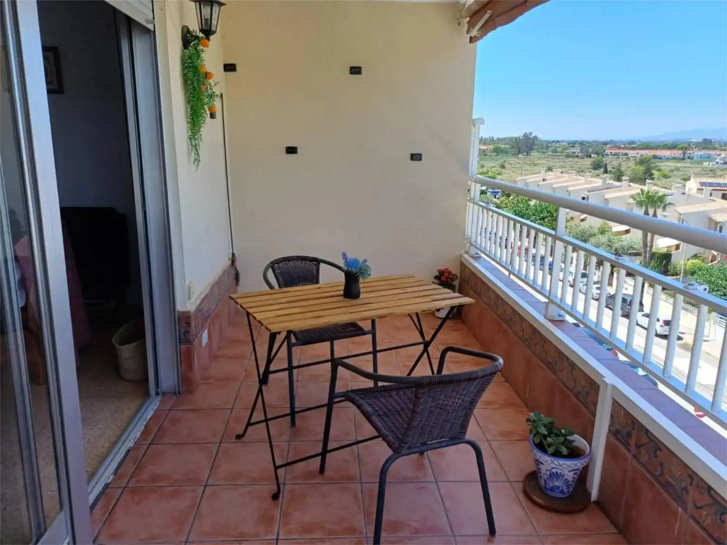 Wohnung zur Miete in Carrer Apòstol Santiago, 75, La Curva Terrasse von Wohnung zur Miete in Benicasim / Benicàssim mit Klimaanlage, Terrasse und Möbliert