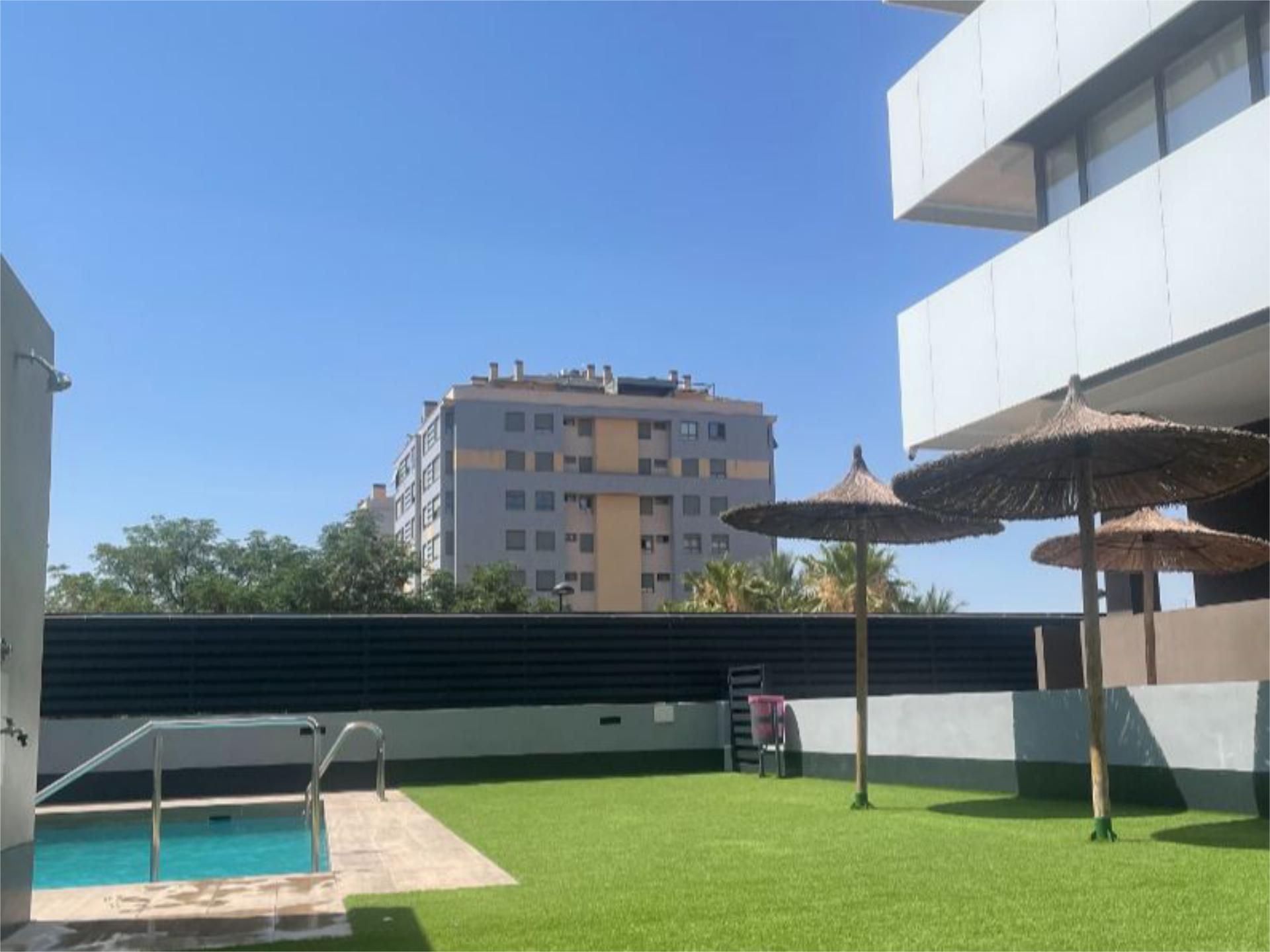 Vista exterior de Pis de lloguer en  Murcia Capital amb Aire condicionat, Jardí privat i Terrassa