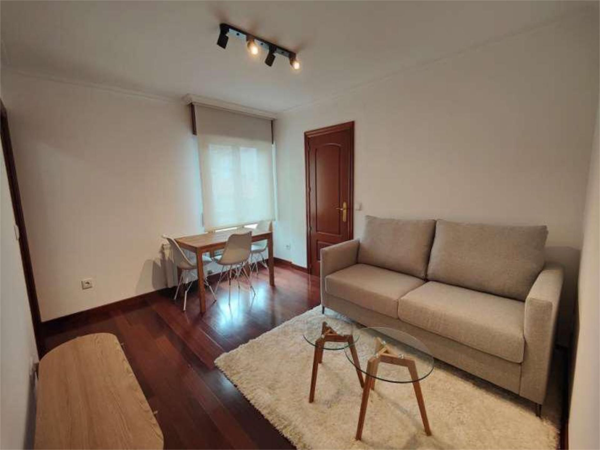 Sala de estar de Piso en venta en Vigo  con Calefacción y Parquet