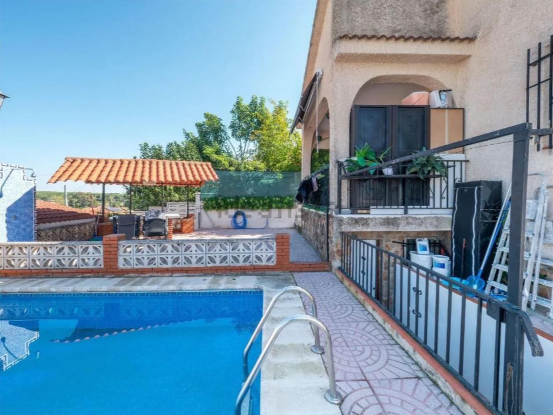 Piscina de Casa o xalet en venda en Riba-roja de Túria amb Aire condicionat, Terrassa i Piscina