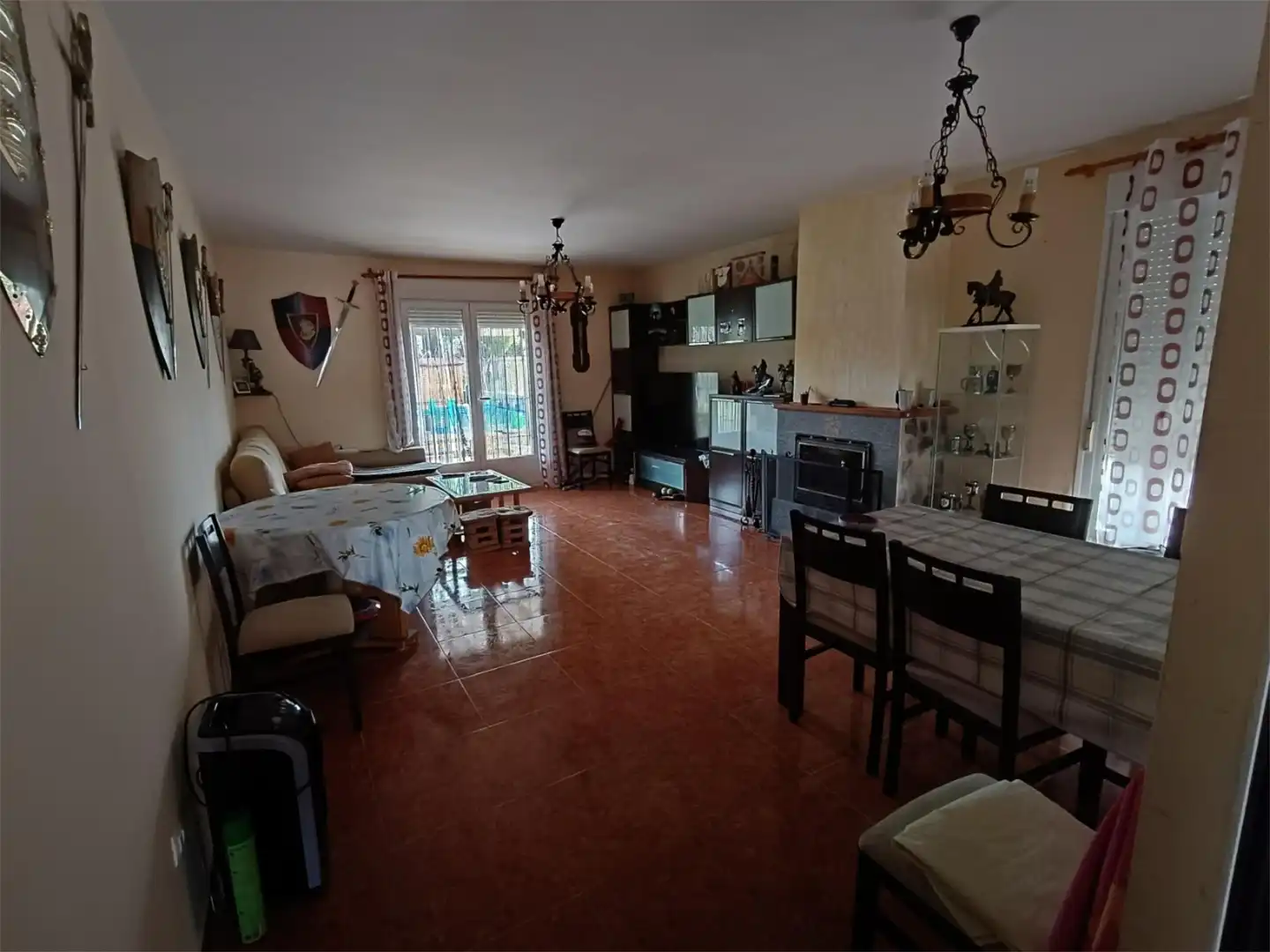 Casa o chalet en venta en Avenida de Portugal, 41, El Viso de San Juan Sala de estar de Casa o chalet en venta en El Viso de San Juan con Terraza, Piscina y Balcón