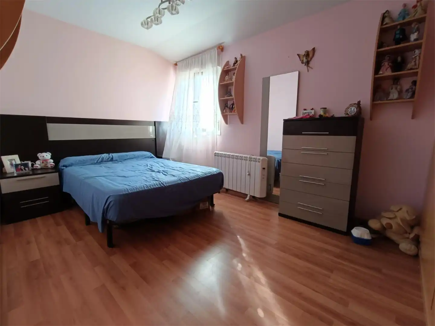 Casa o chalet en venta en Avenida de Portugal, 41, El Viso de San Juan Habitación de Casa o chalet en venta en El Viso de San Juan con Terraza, Piscina y Balcón