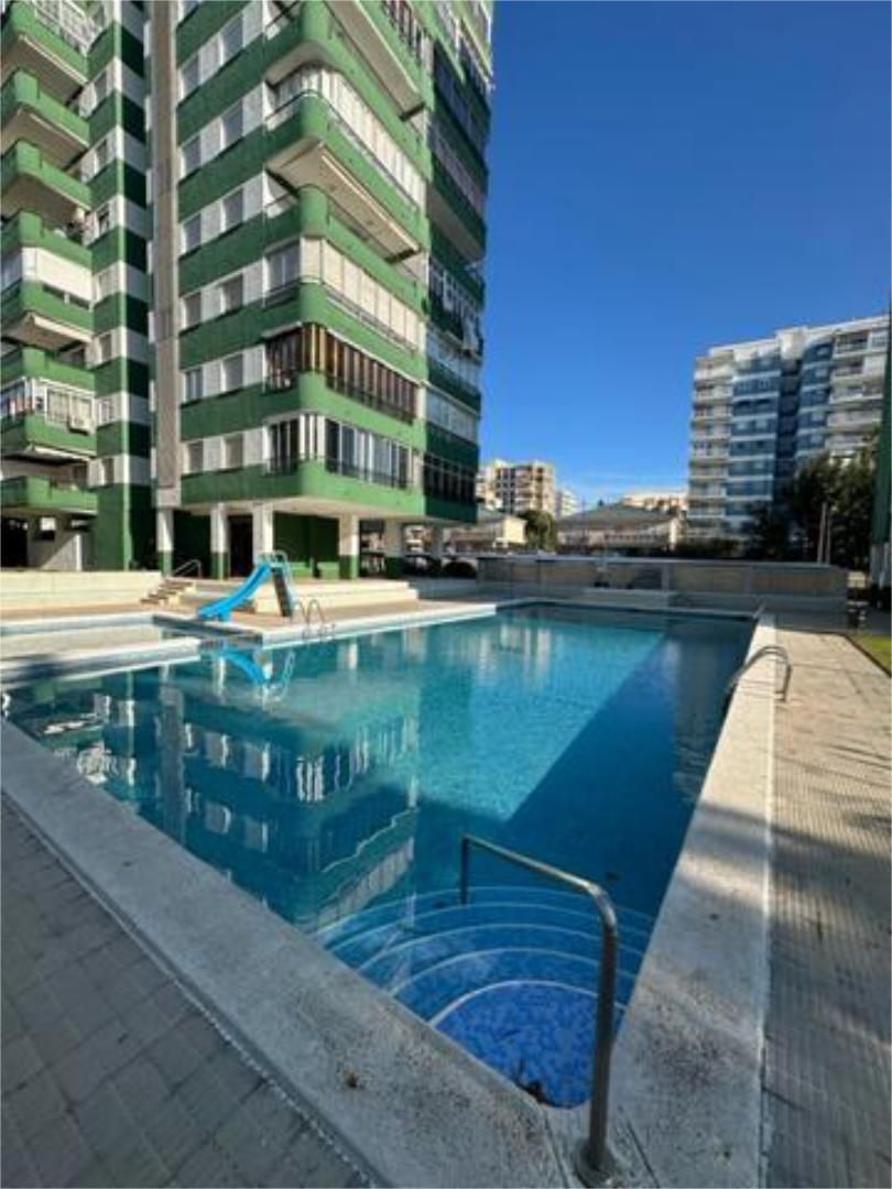 Piscina de Apartamento en venta en Benicasim / Benicàssim con Terraza y Piscina