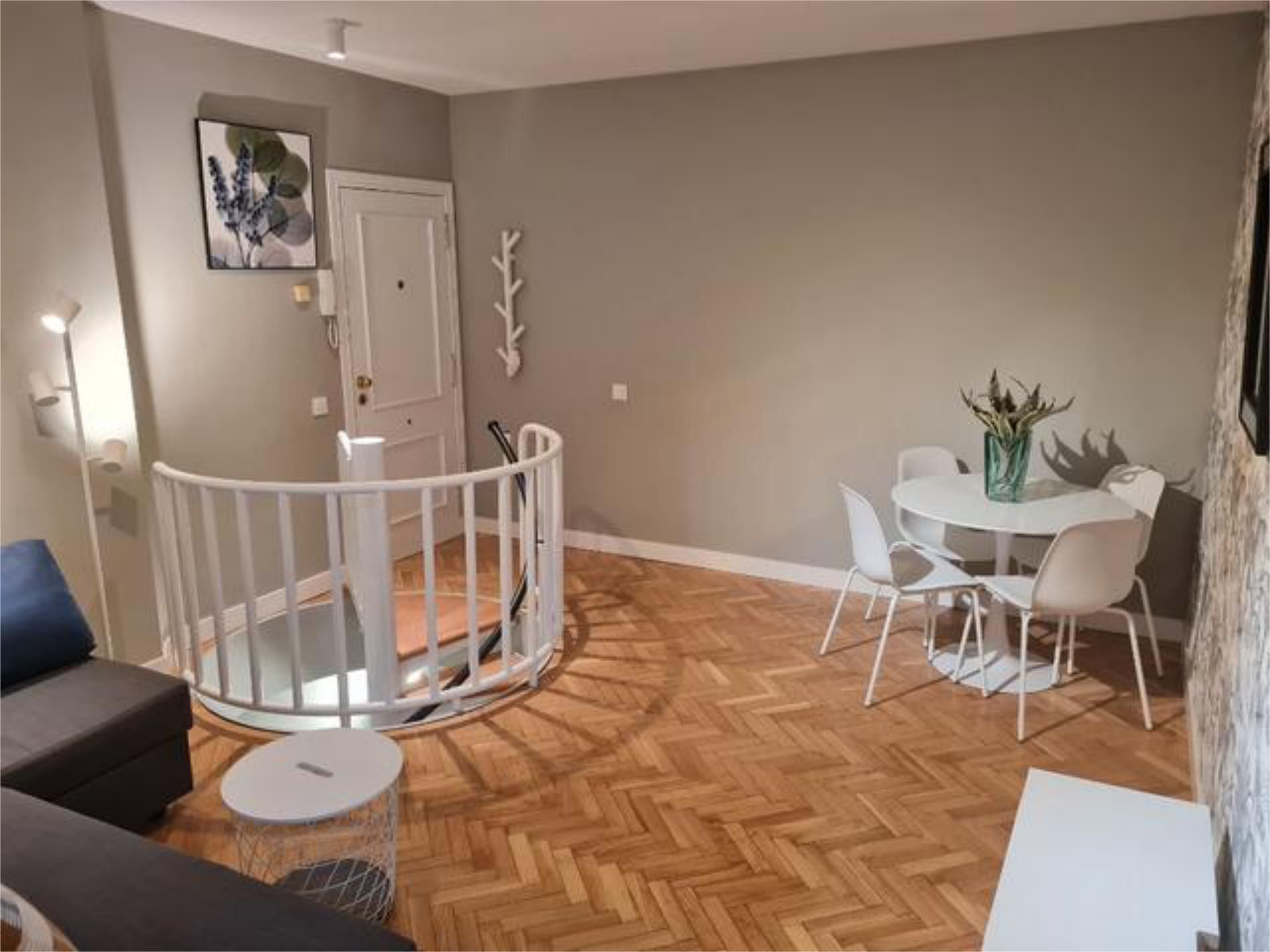 Habitación de Apartamento de alquiler en San Sebastián de los Reyes con Calefacción, Jardín privado y Trastero