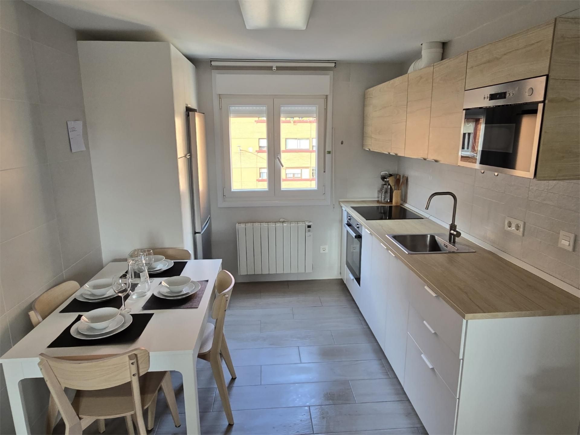 Pis de lloguer a Calle Condado de Treviño, 8, Centro