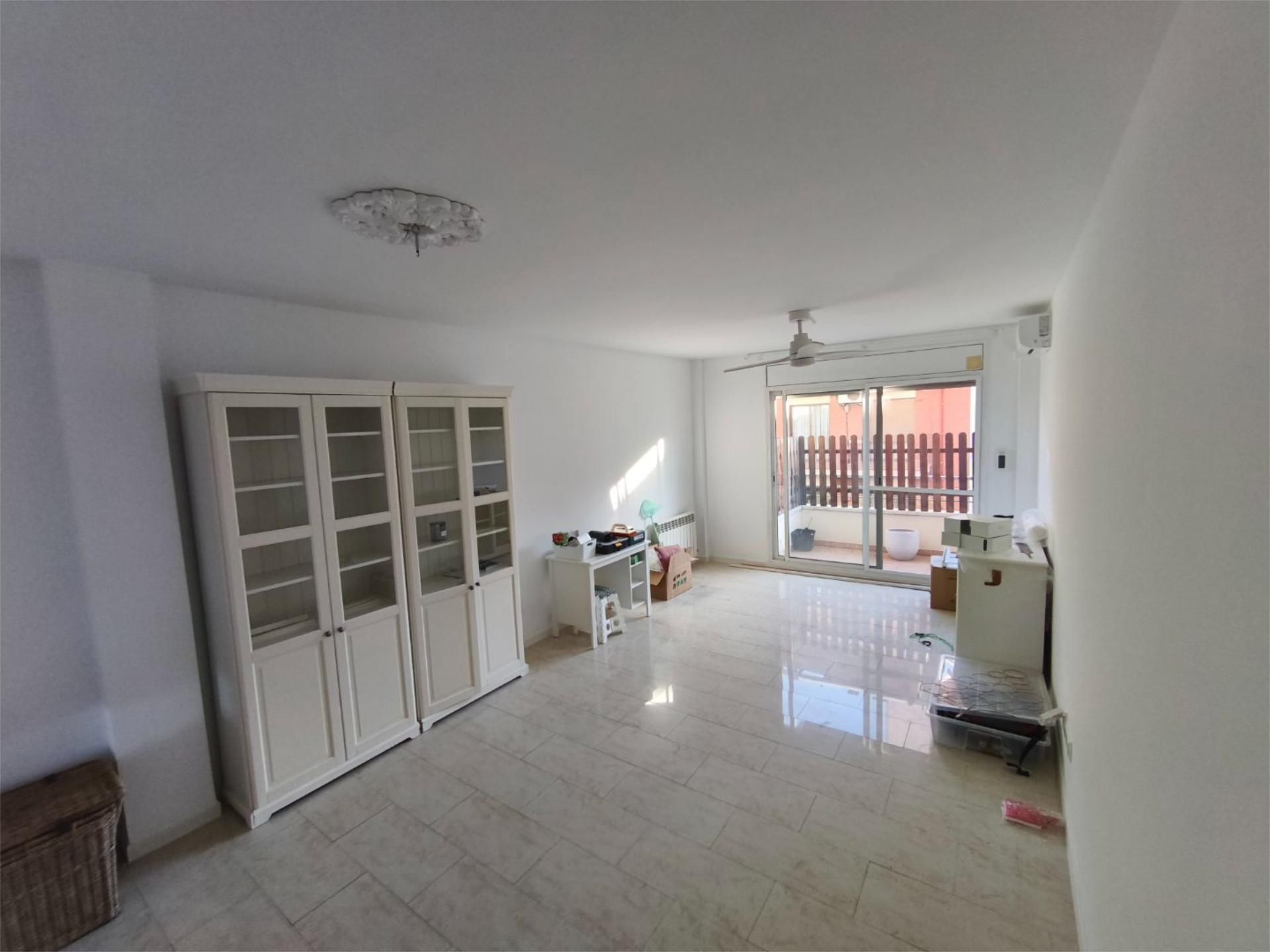 Living room of Flat for sale in El Prat de Llobregat  with Air Conditioner, Terrace and Balcony