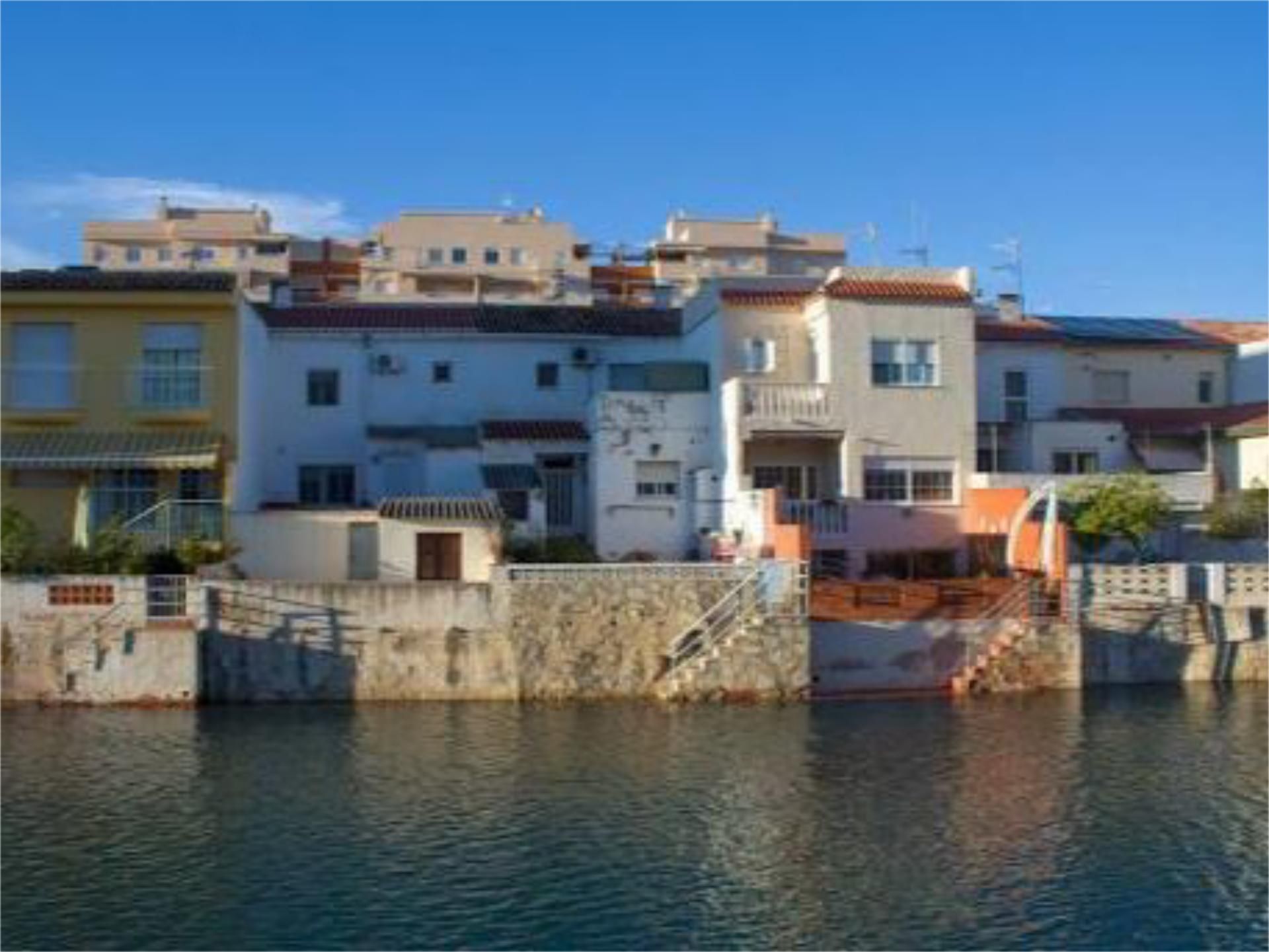 Vista exterior de Casa o xalet en venda en Gandia amb Aire condicionat, Calefacció i Jardí privat